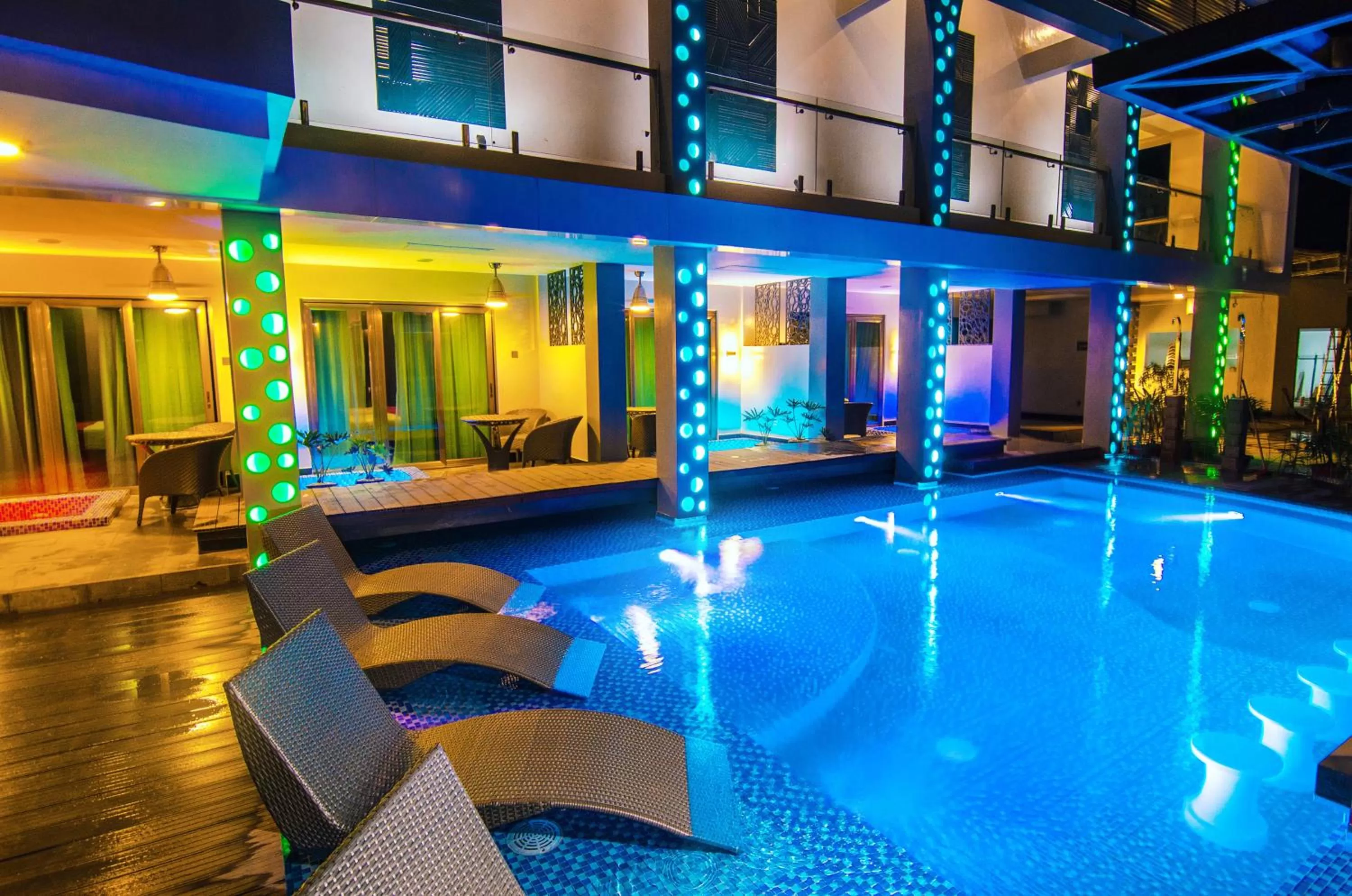 Swimming pool in Eloisa Royal Suites