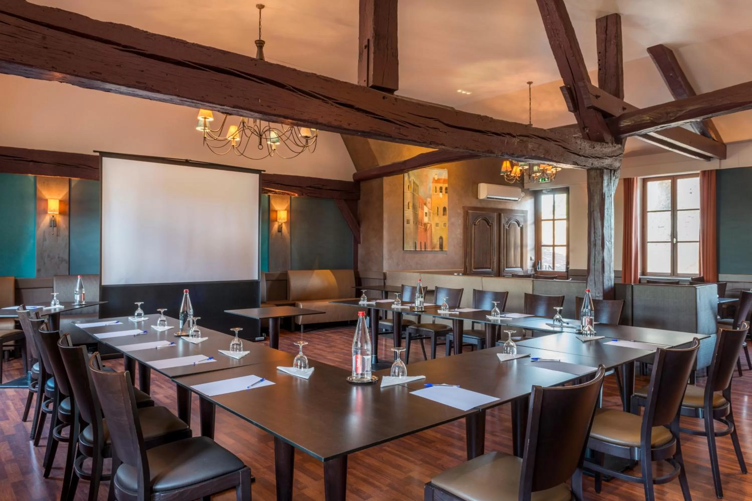 Meeting/conference room in Hôtel Aux Vieux Remparts, The Originals Relais