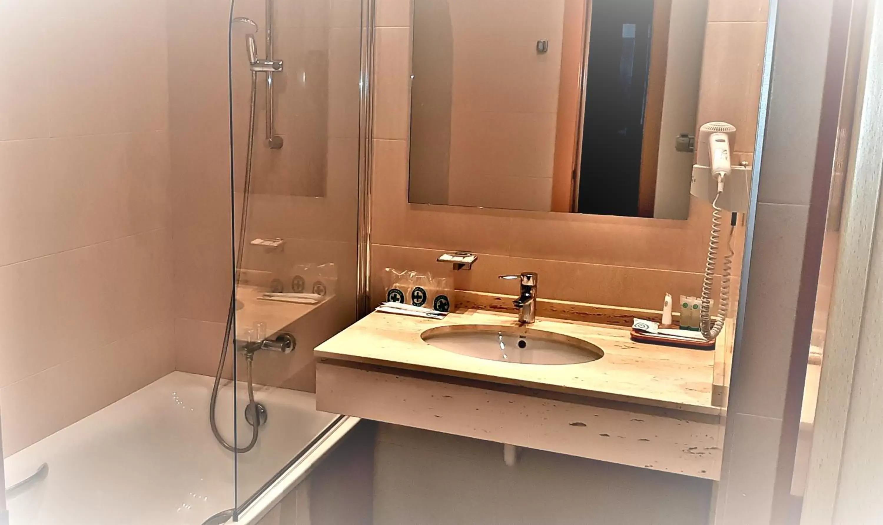Bathroom in Hotel Villa Marcilla