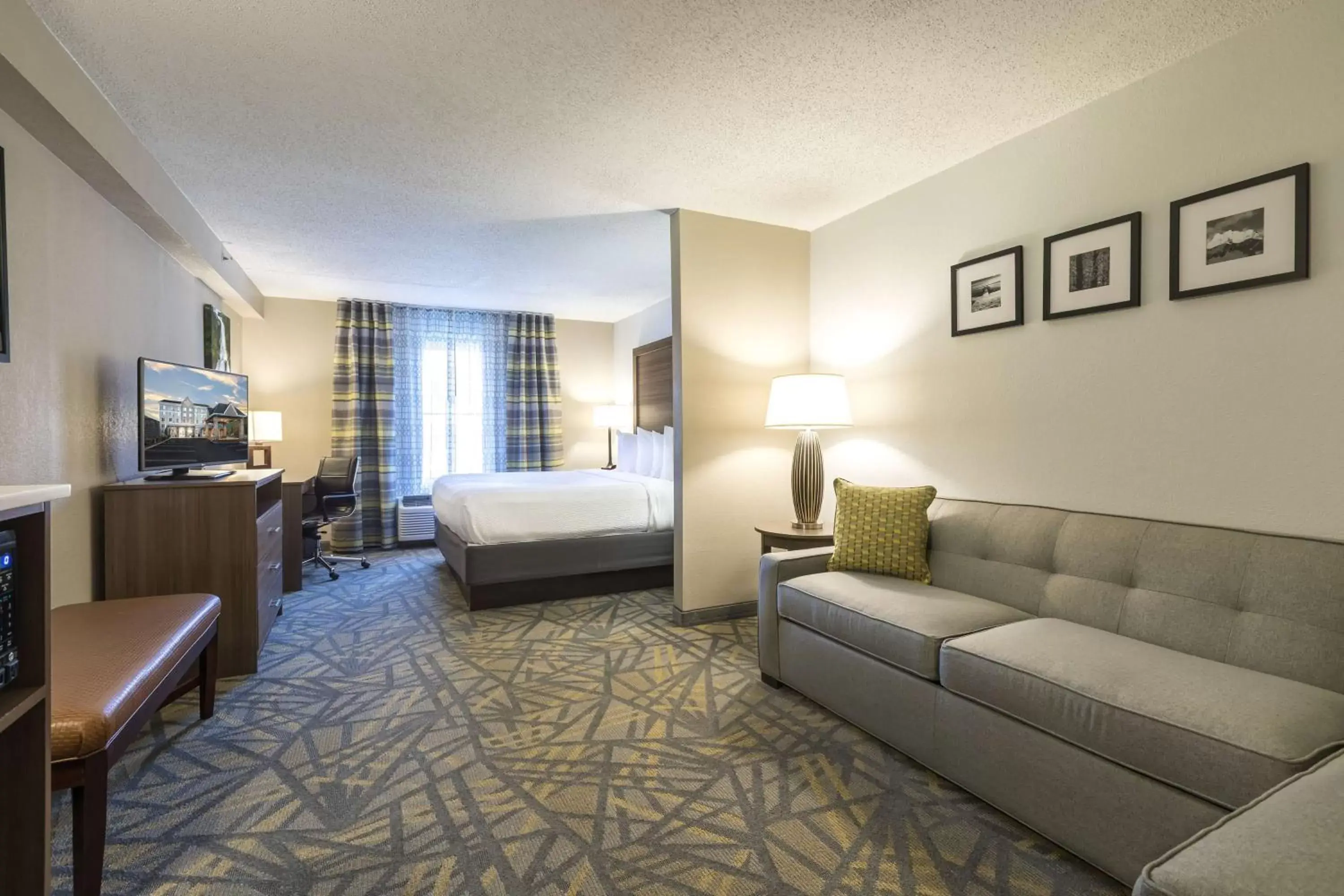 Photo of the whole room in Country Inn & Suites by Radisson, Asheville Downtown Tunnel Road, NC