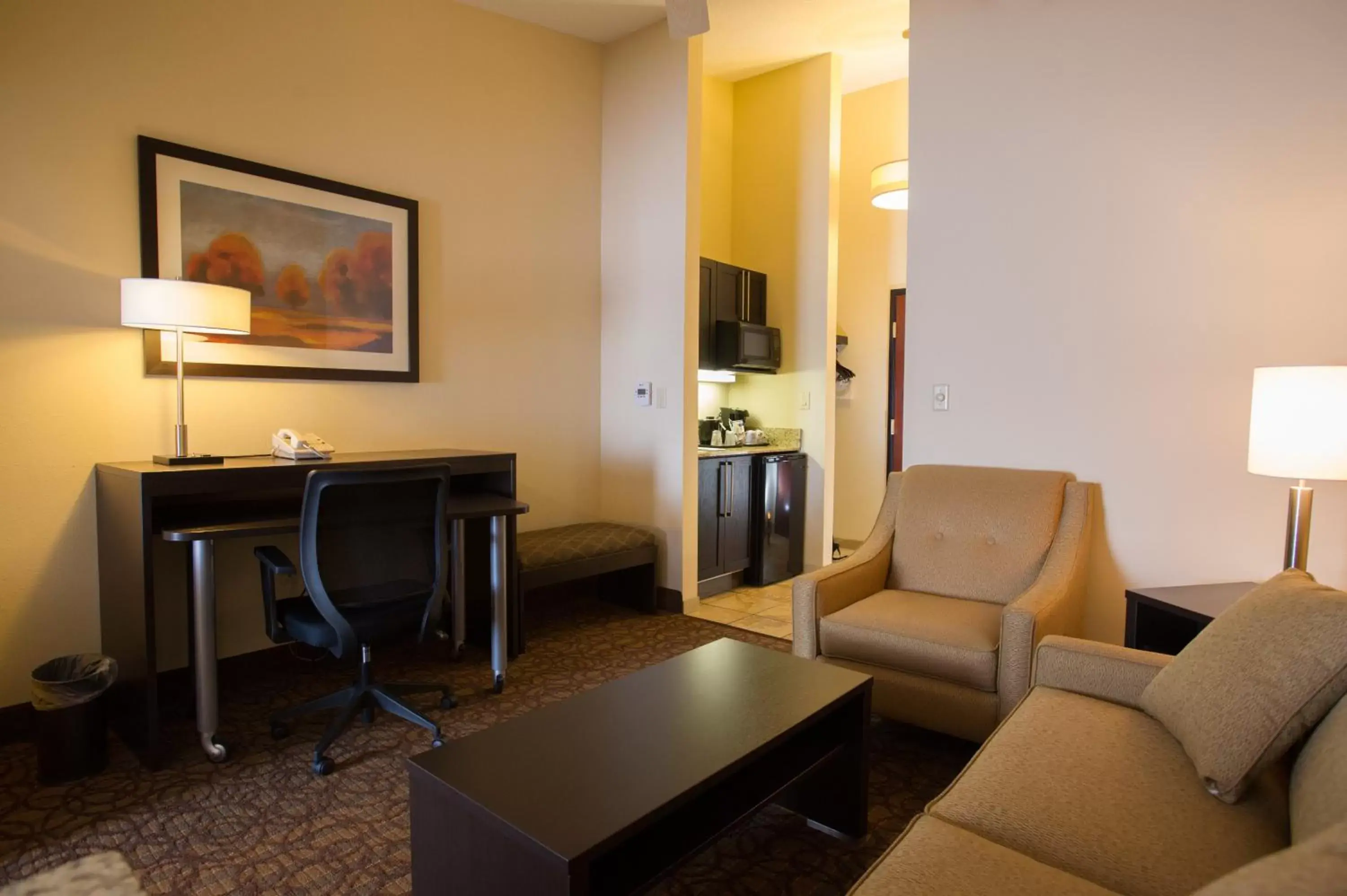 Photo of the whole room, Seating Area in Holiday Inn Express Hotels & Suites Topeka West, an IHG Hotel