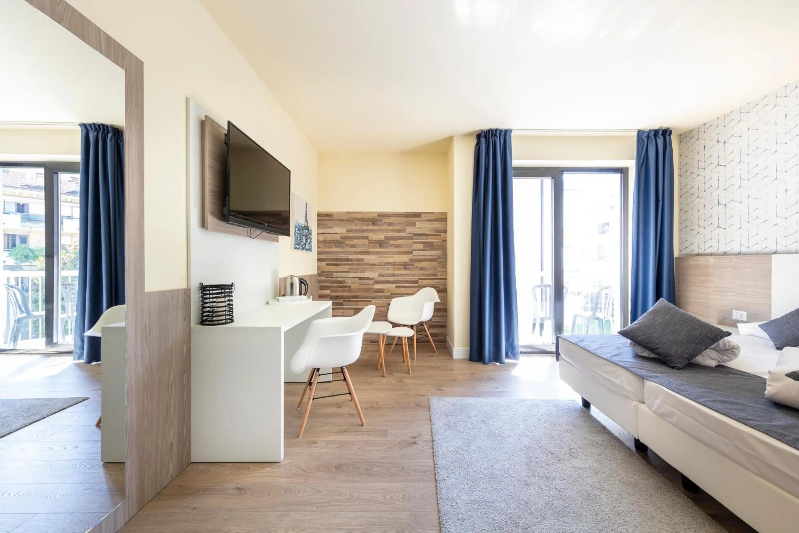 Photo of the whole room, Bed in Arco Smart Hotel