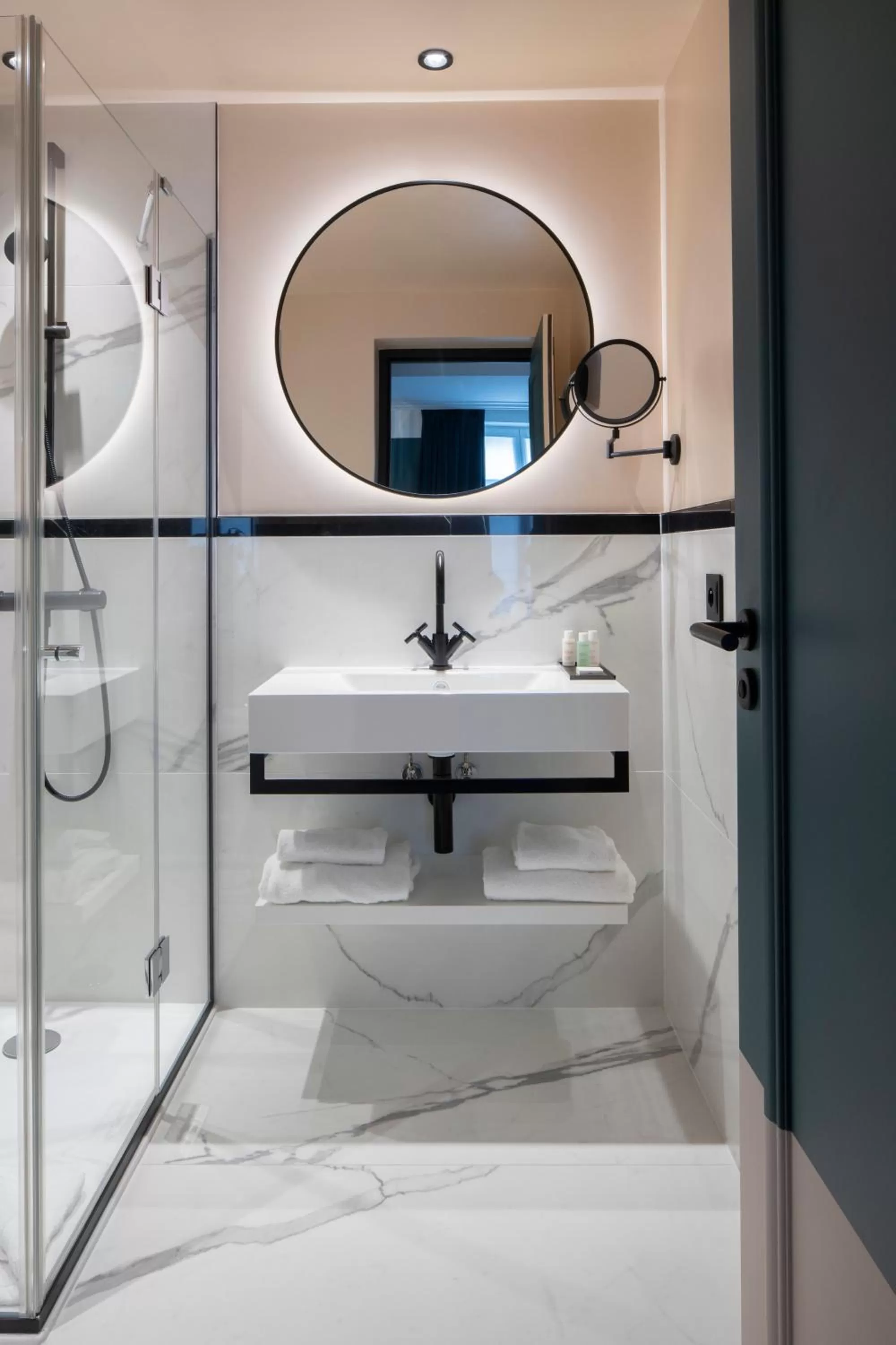 Bathroom in Hôtel Parisianer