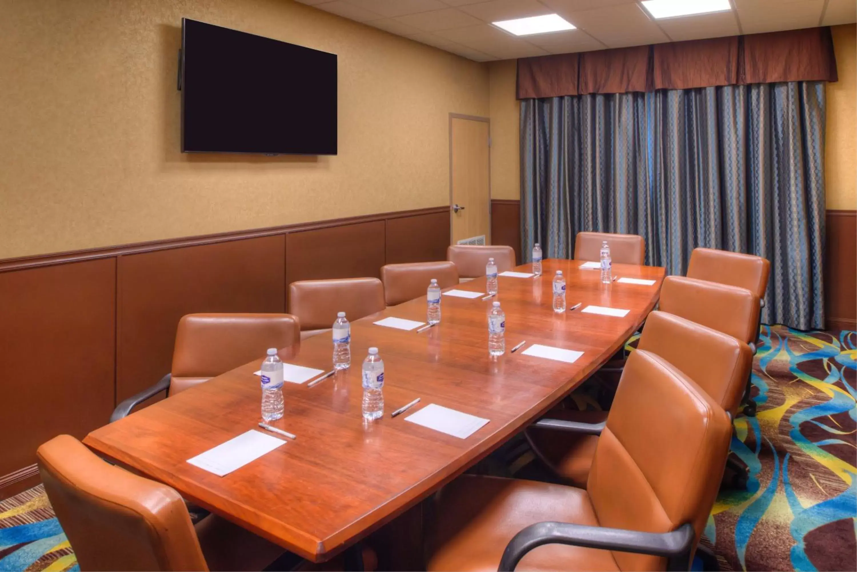 Meeting/conference room in Hampton Inn & Suites Ontario