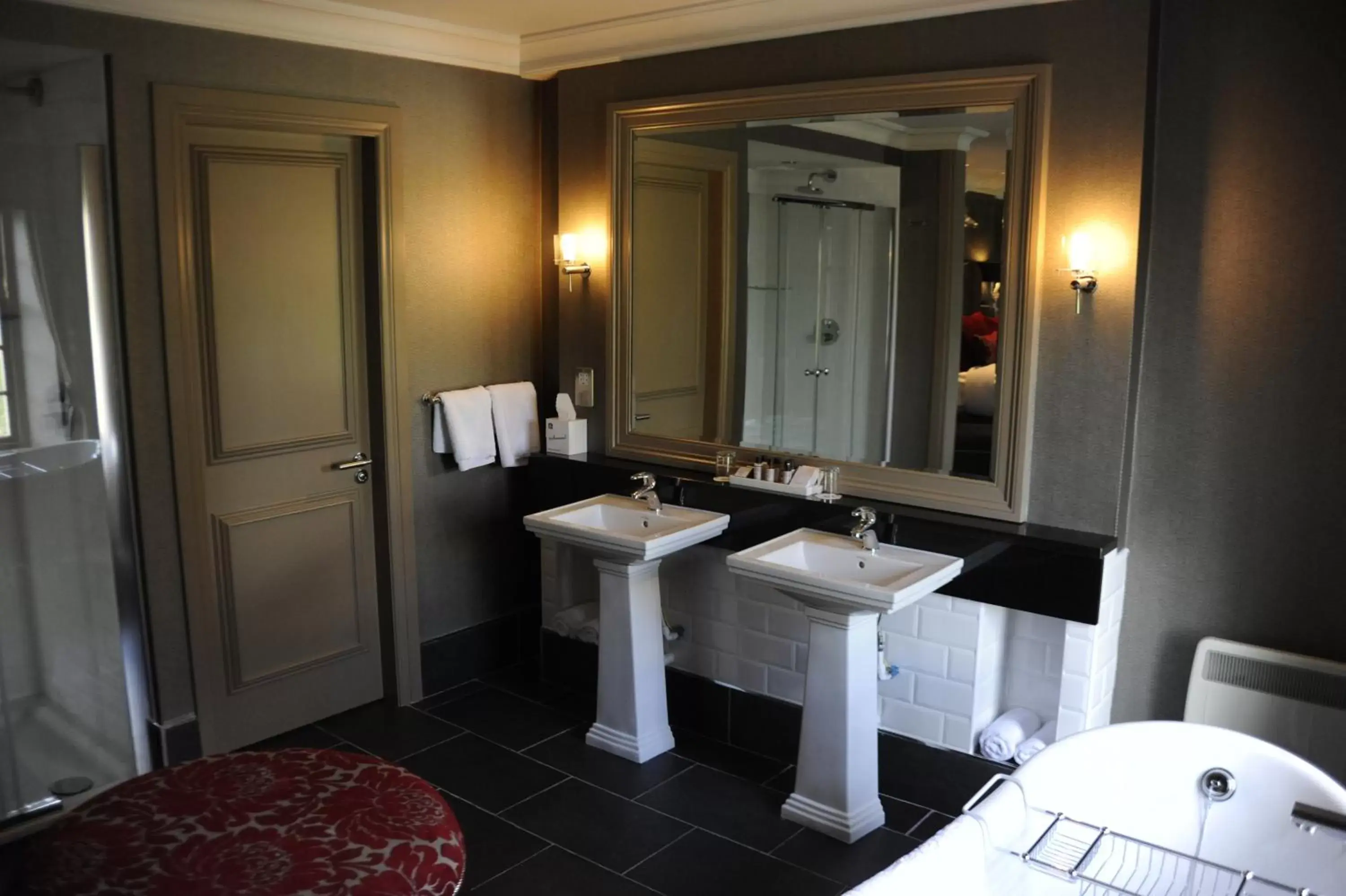Bathroom in Best Western Eglinton Arms Hotel