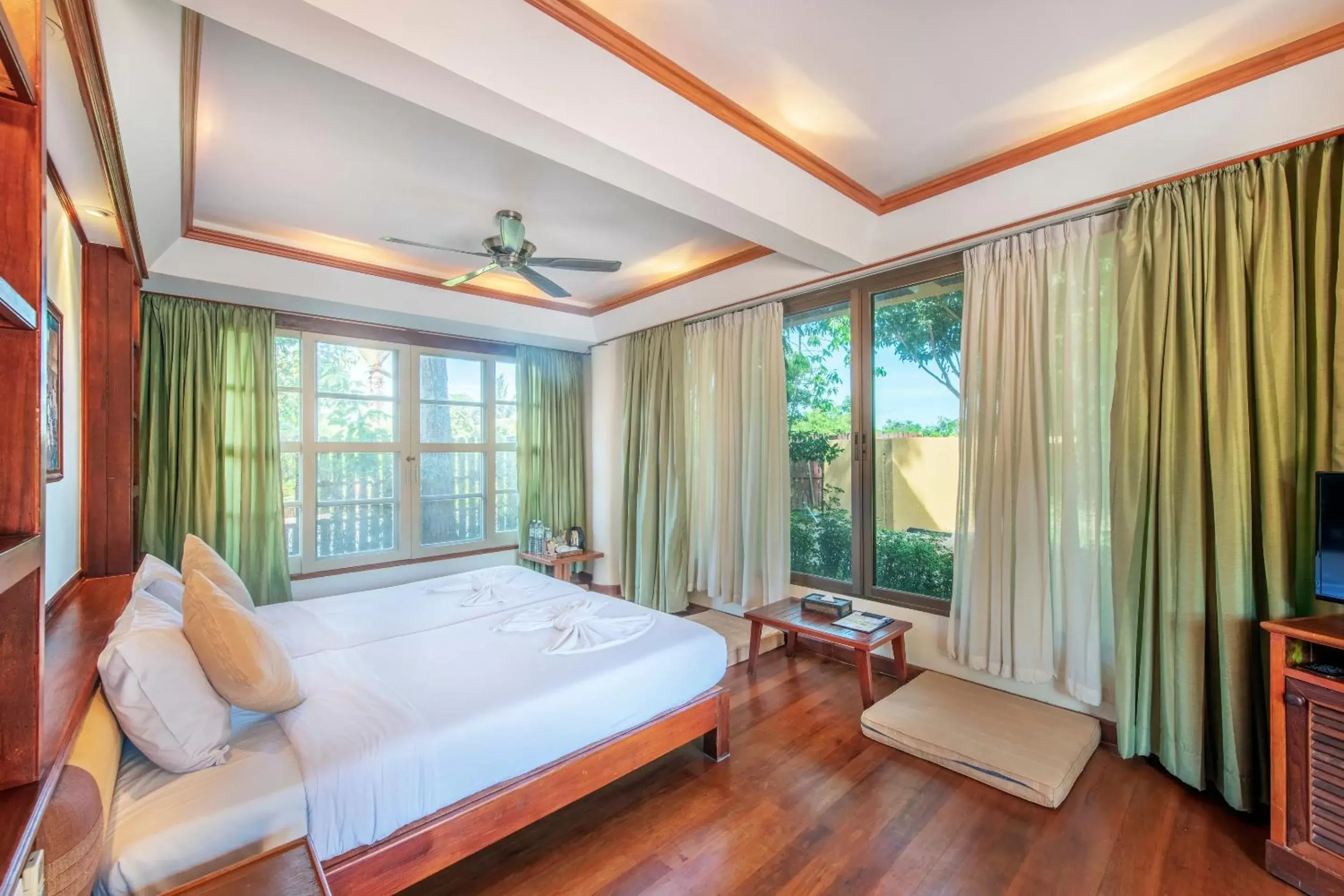 Bedroom, Bed in Vana Varin Resort