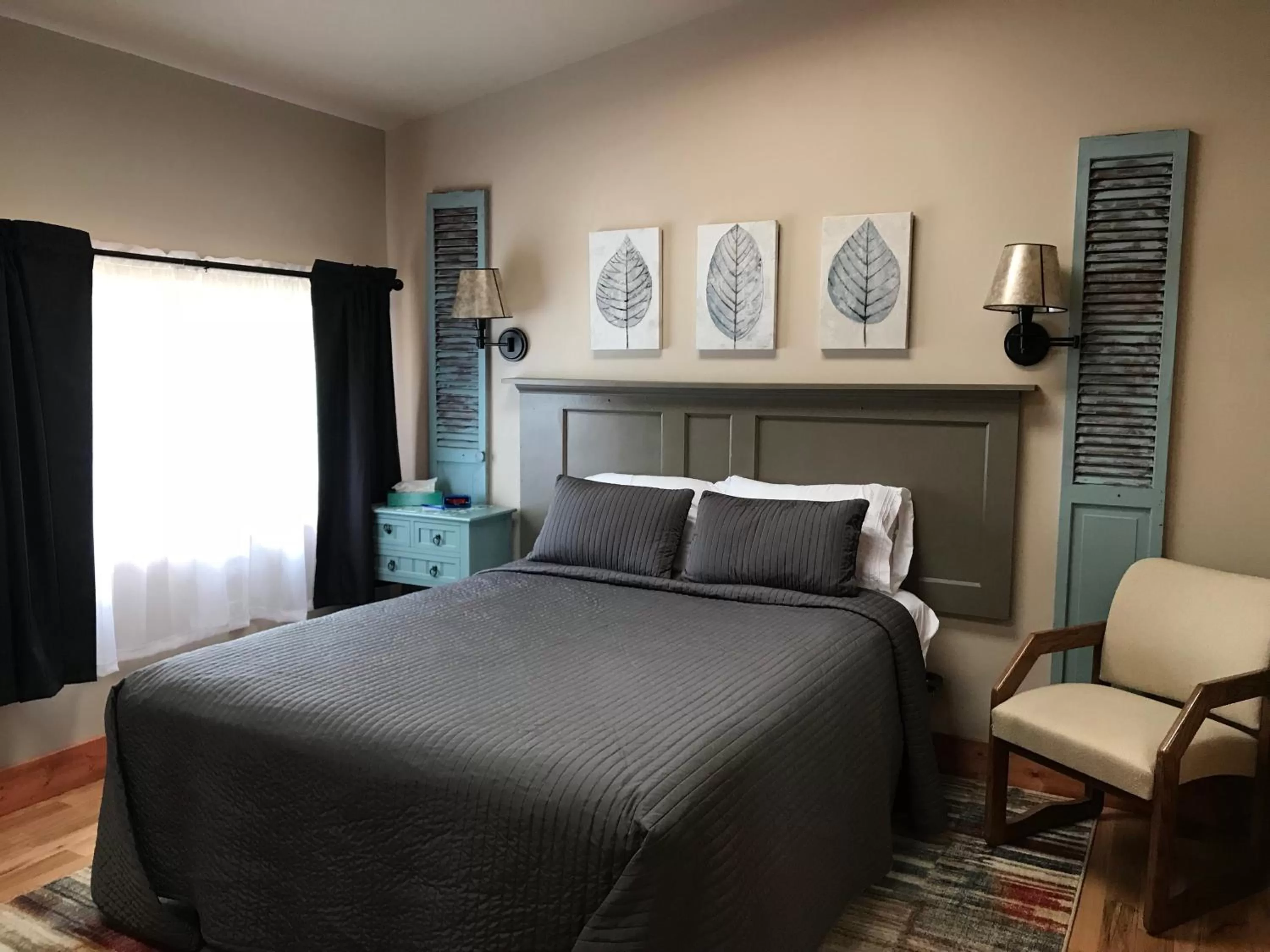 Bed in Hocking Hills Inn