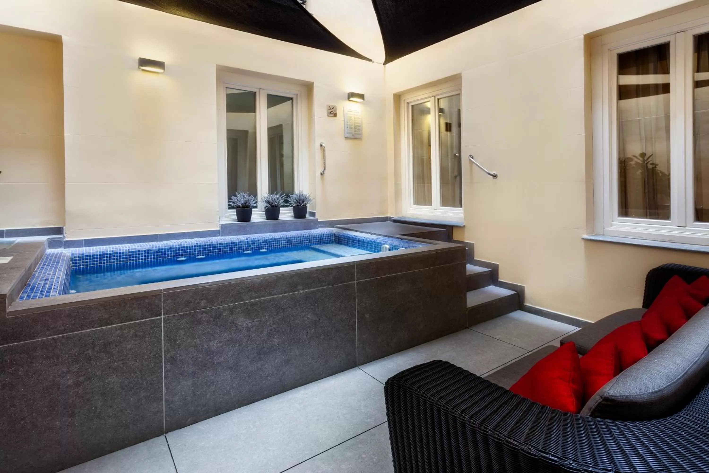 Swimming pool in Catalonia Plaza Mayor