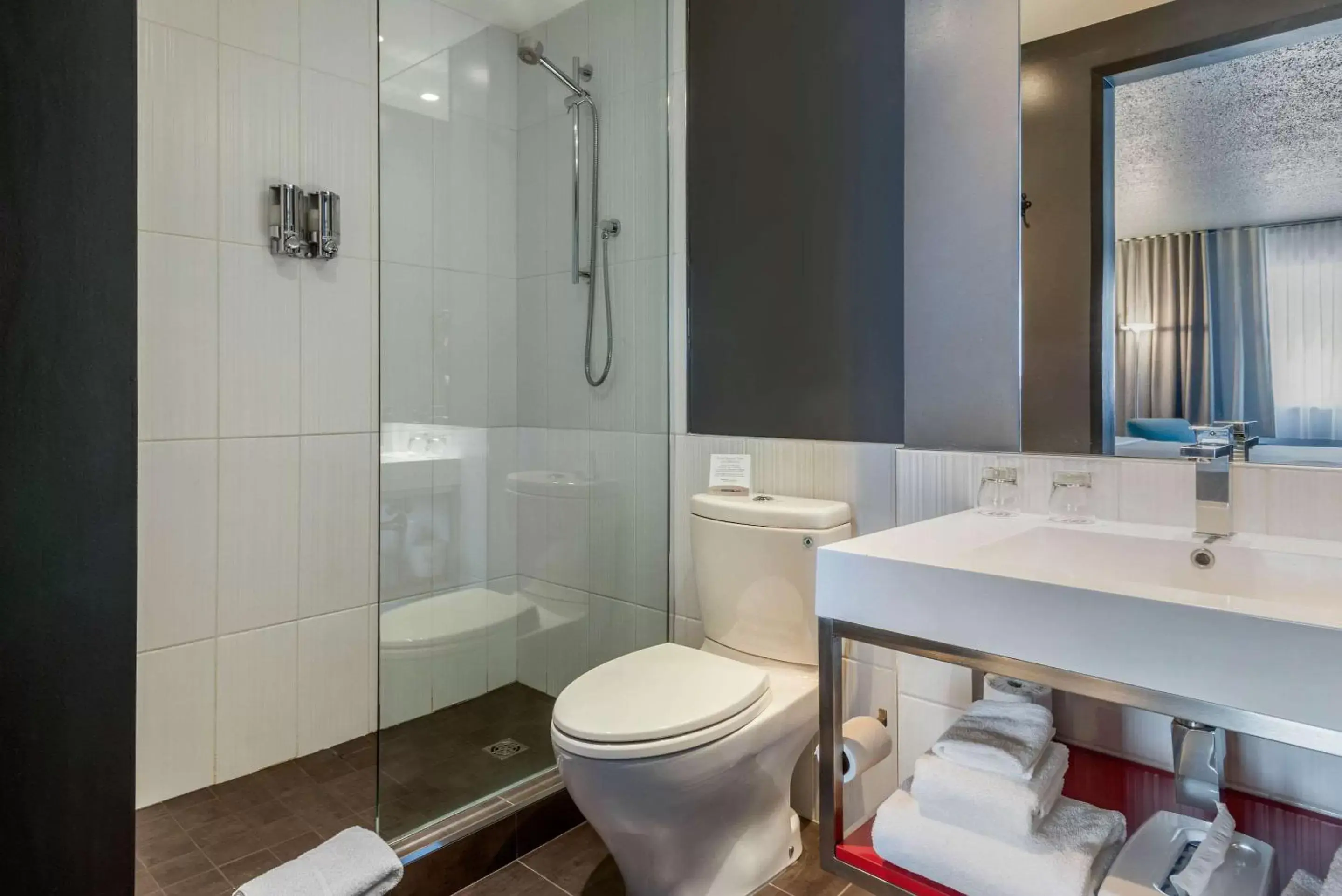 Bathroom in Hotel Quartier, Ascend Hotel Collection