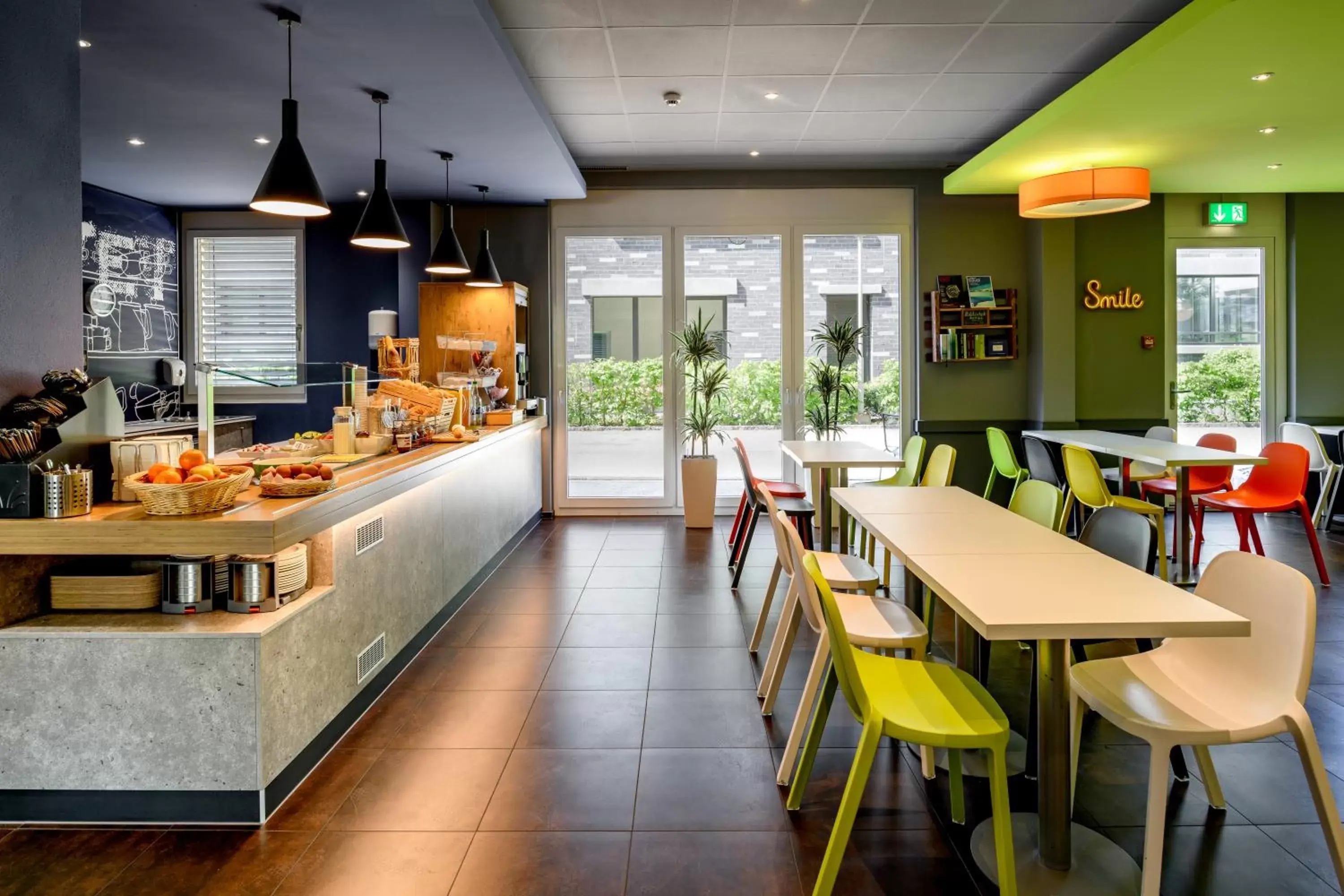 Restaurant/Places to Eat in ibis budget Winterthur