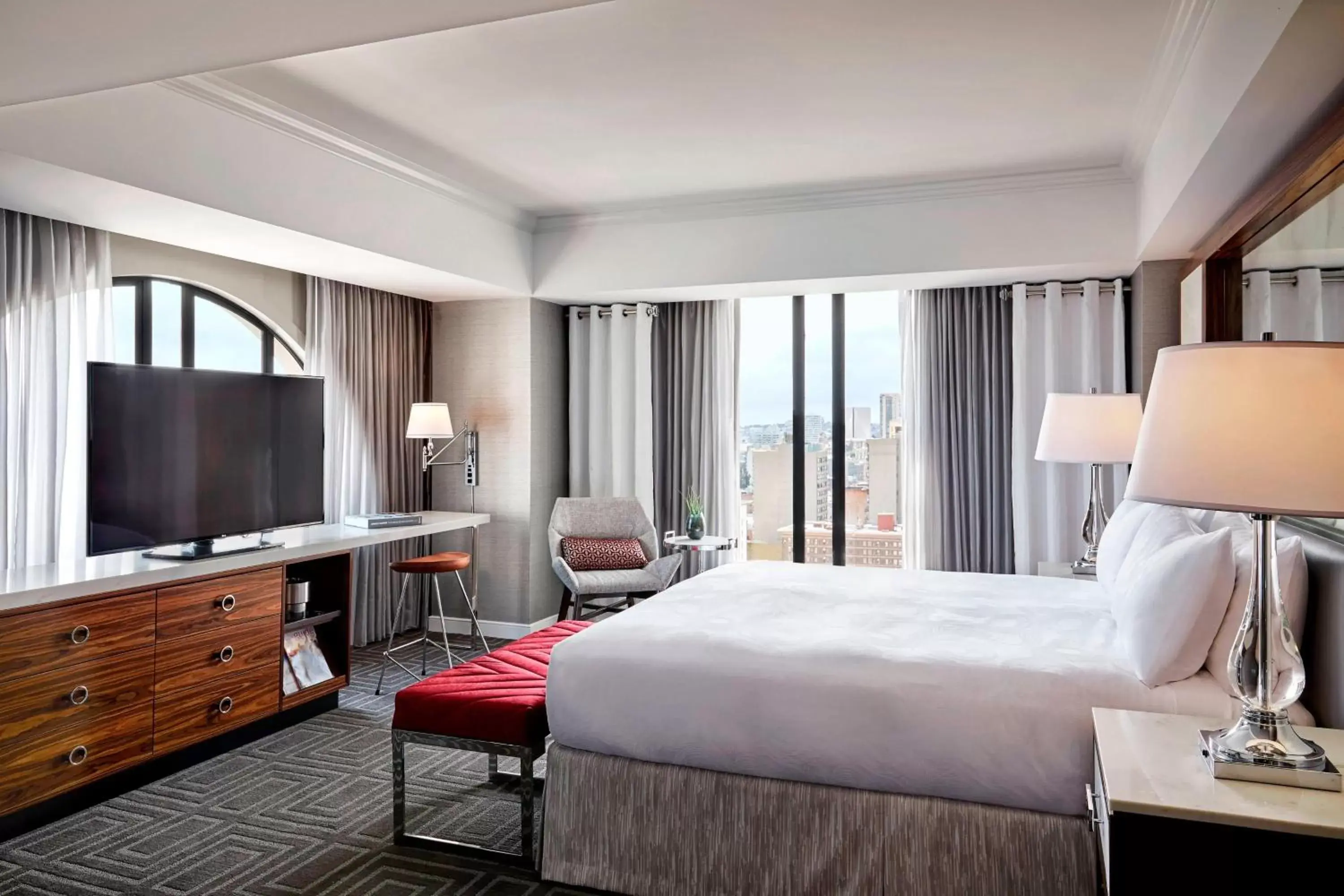 Photo of the whole room, TV/Entertainment Center in JW Marriott San Francisco Union Square