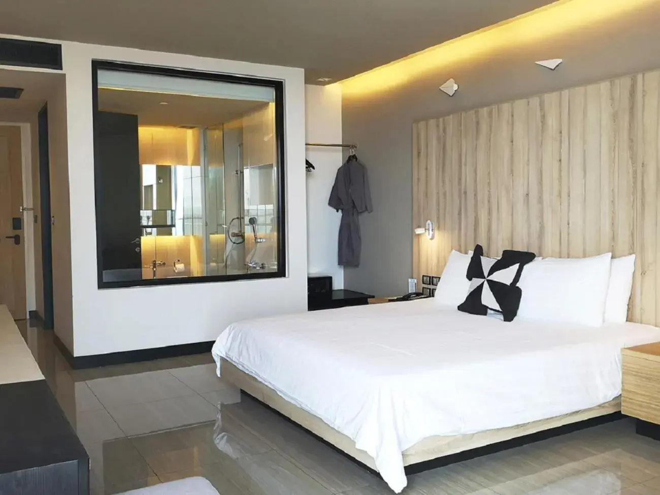 Bedroom, Bed in Tsix5 Phenomenal Hotel Pattaya