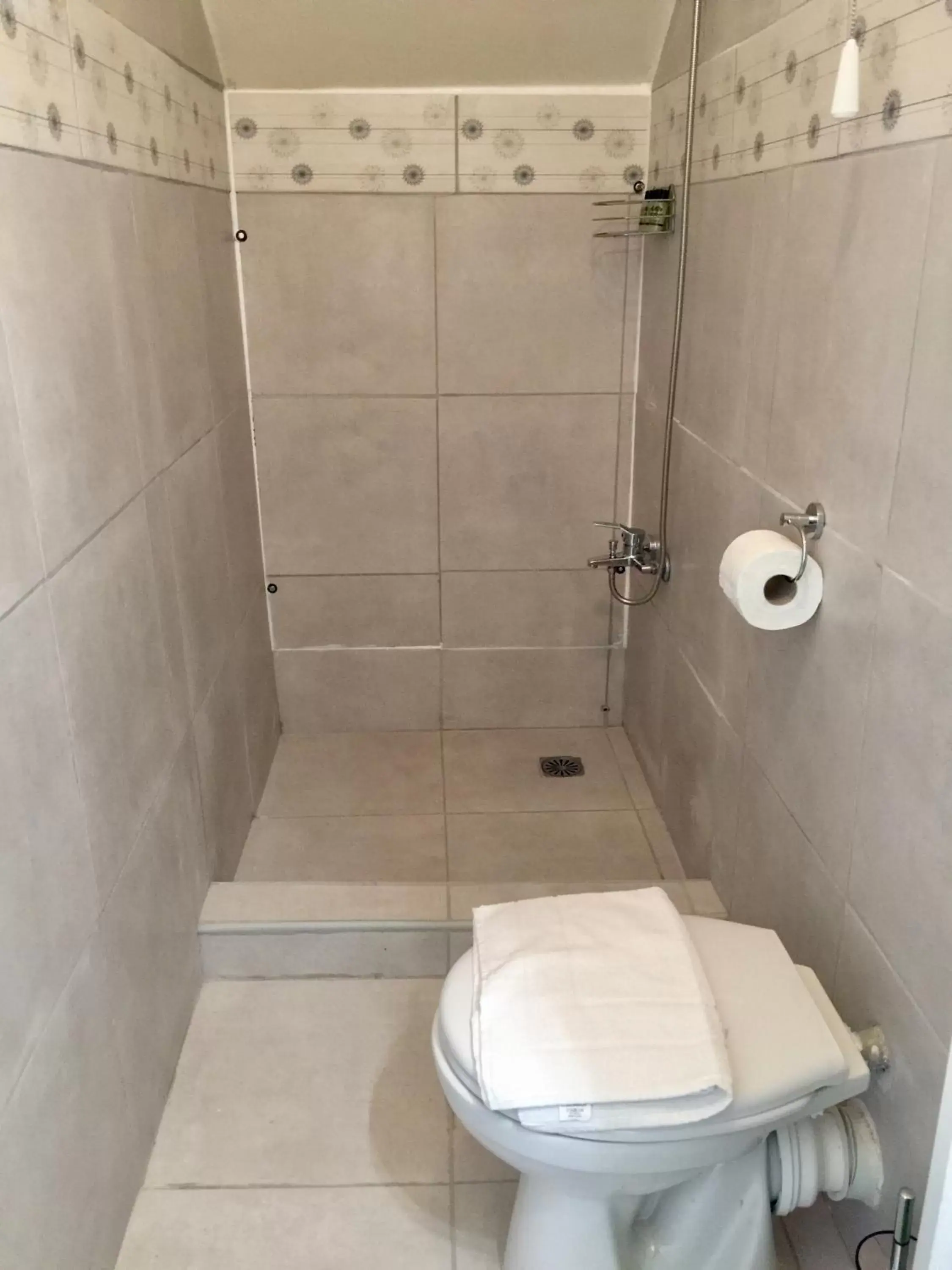 Bathroom in happyWish Syros