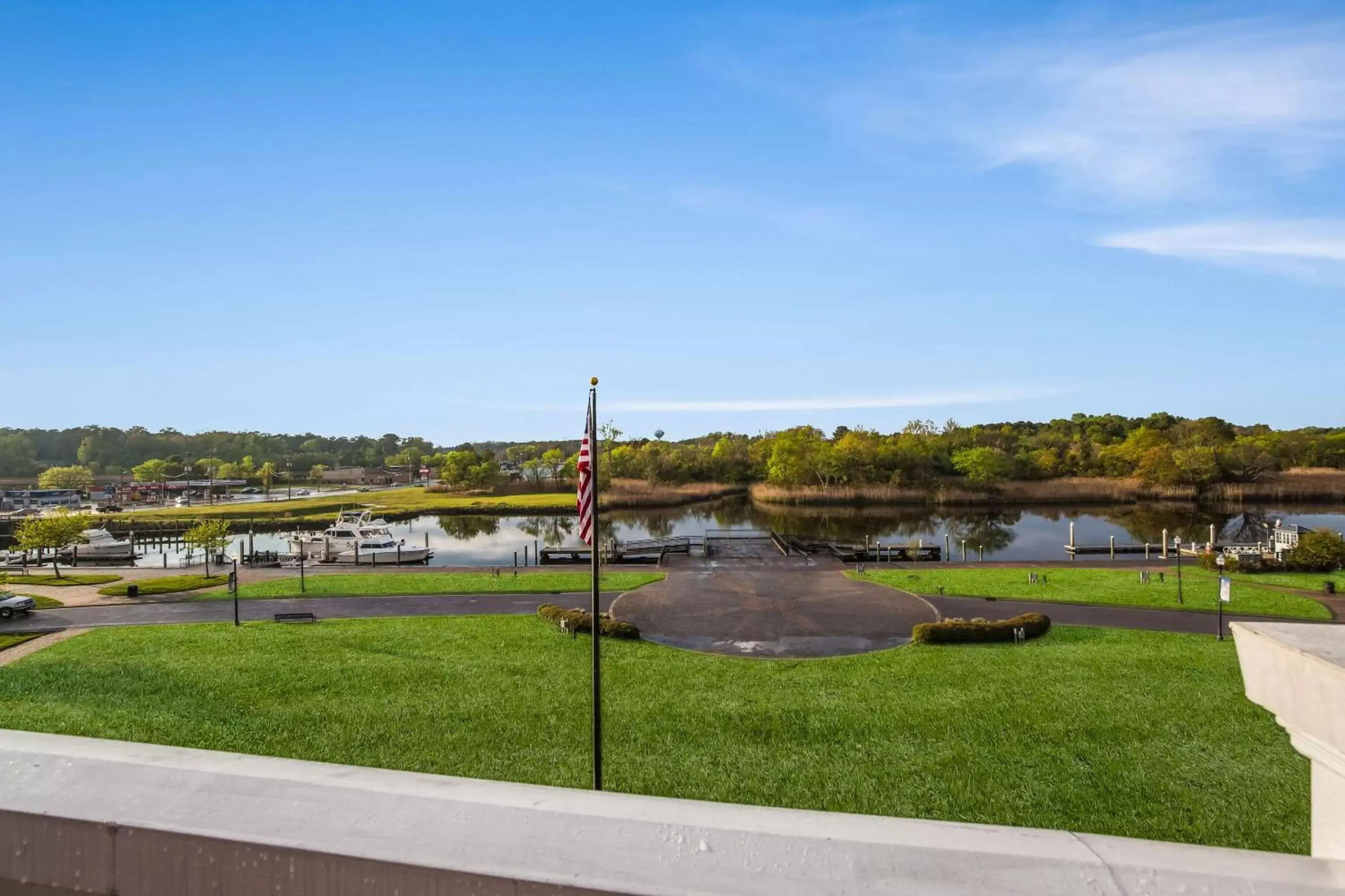 Patio in Hilton Garden Inn Suffolk Riverfront