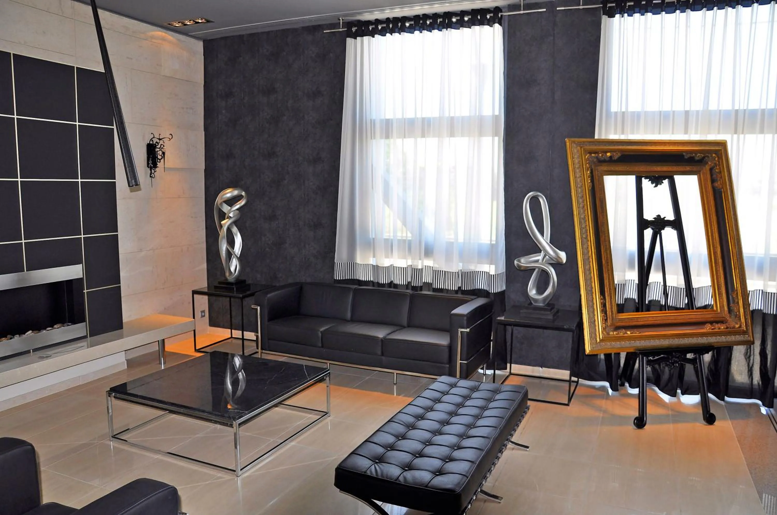 Lobby or reception in Gallery Art Hotel