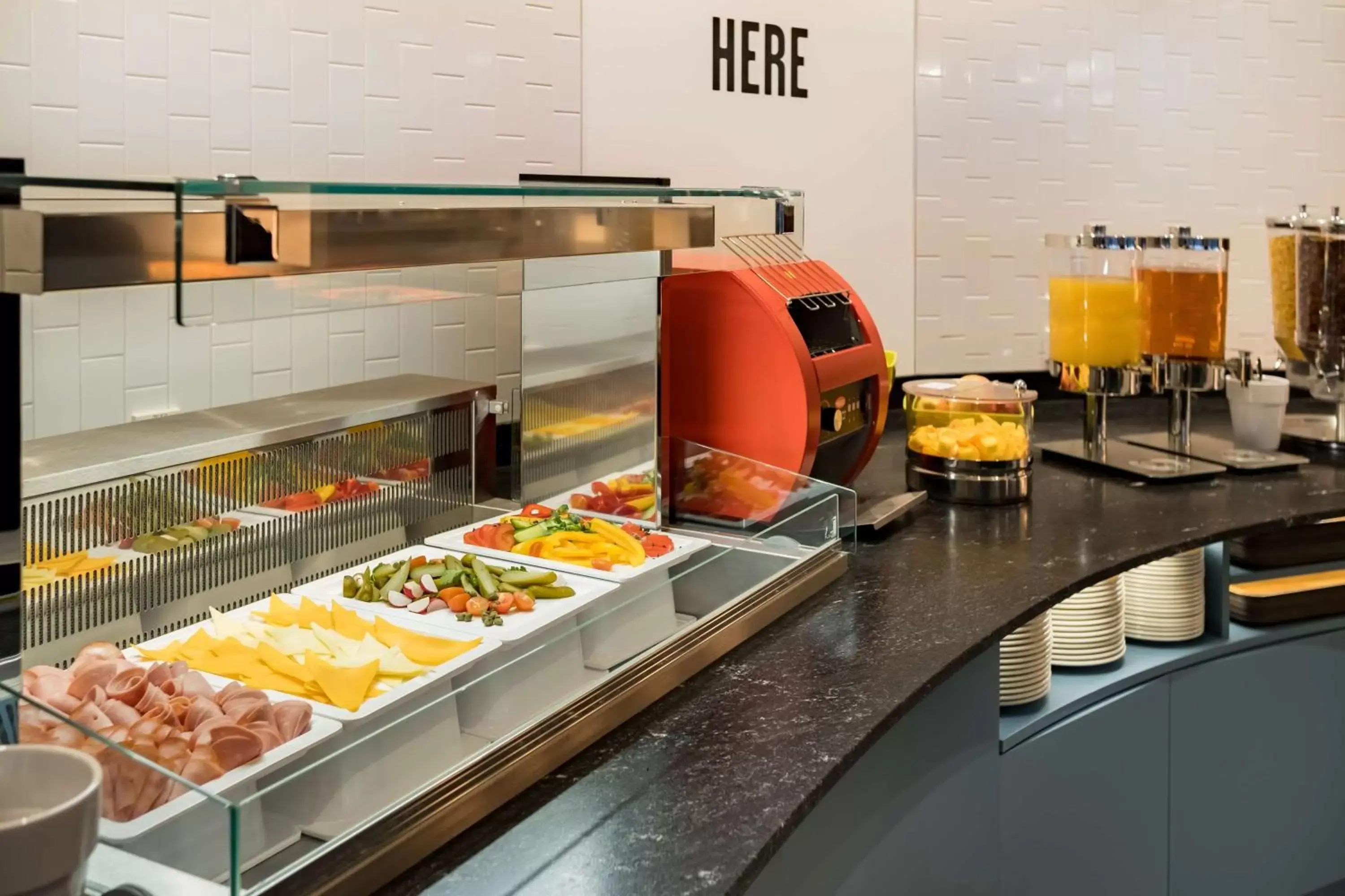 Food and drinks, Kitchen/Kitchenette in Hampton by Hilton Riga Airport