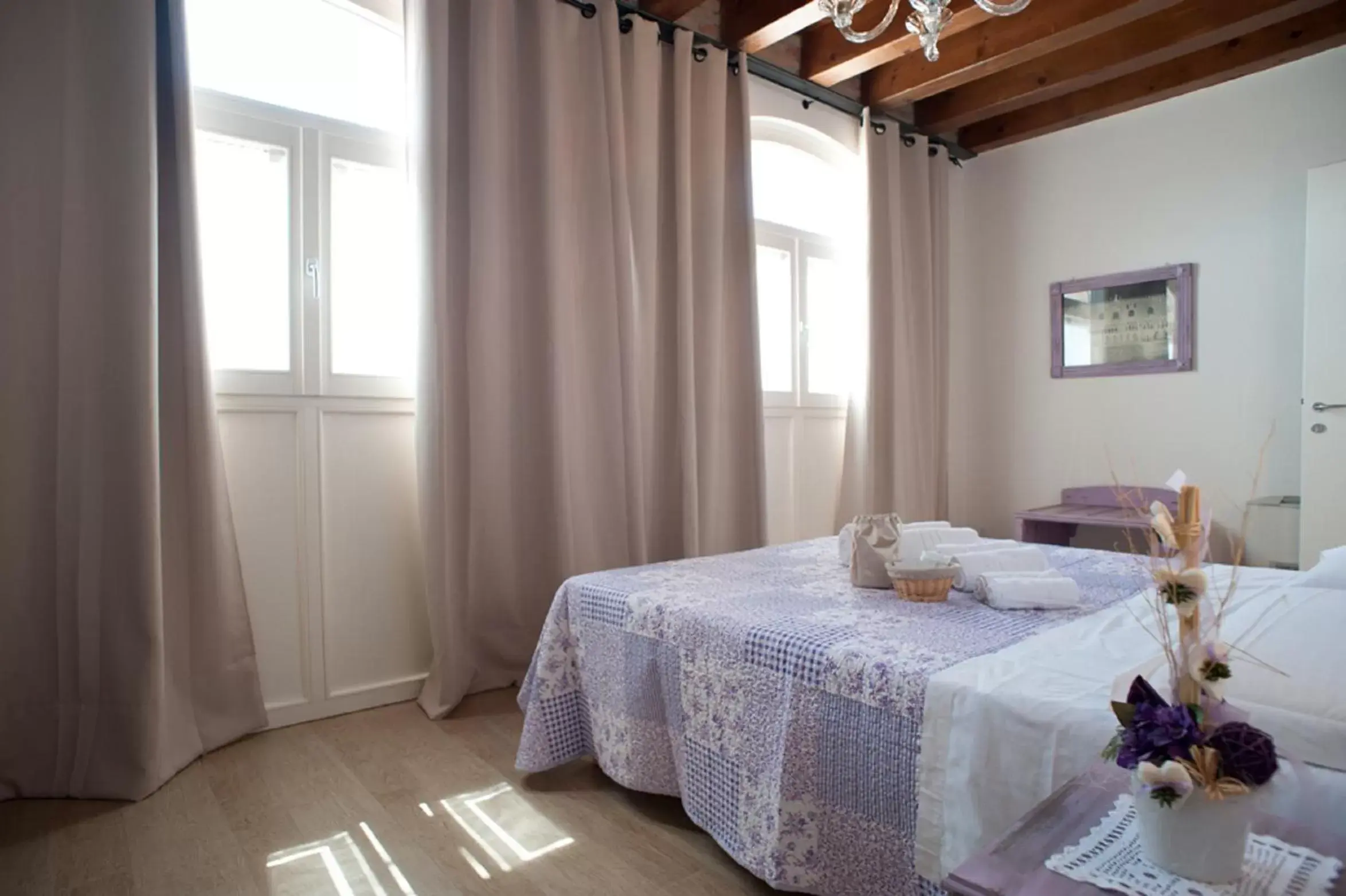 Photo of the whole room, Bed in Villa Myosotis
