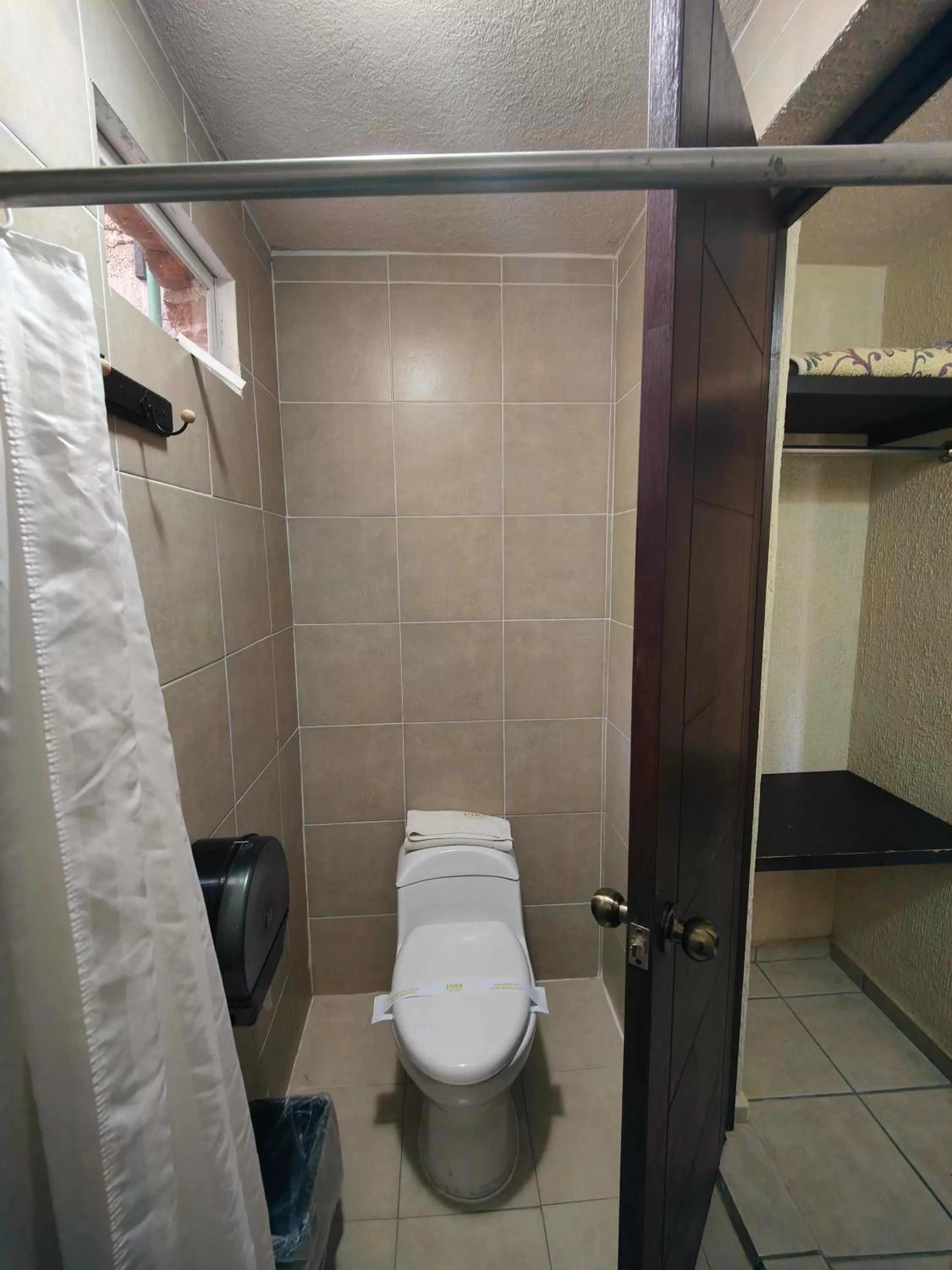 Shower in Hotel 1988 Guanajuato