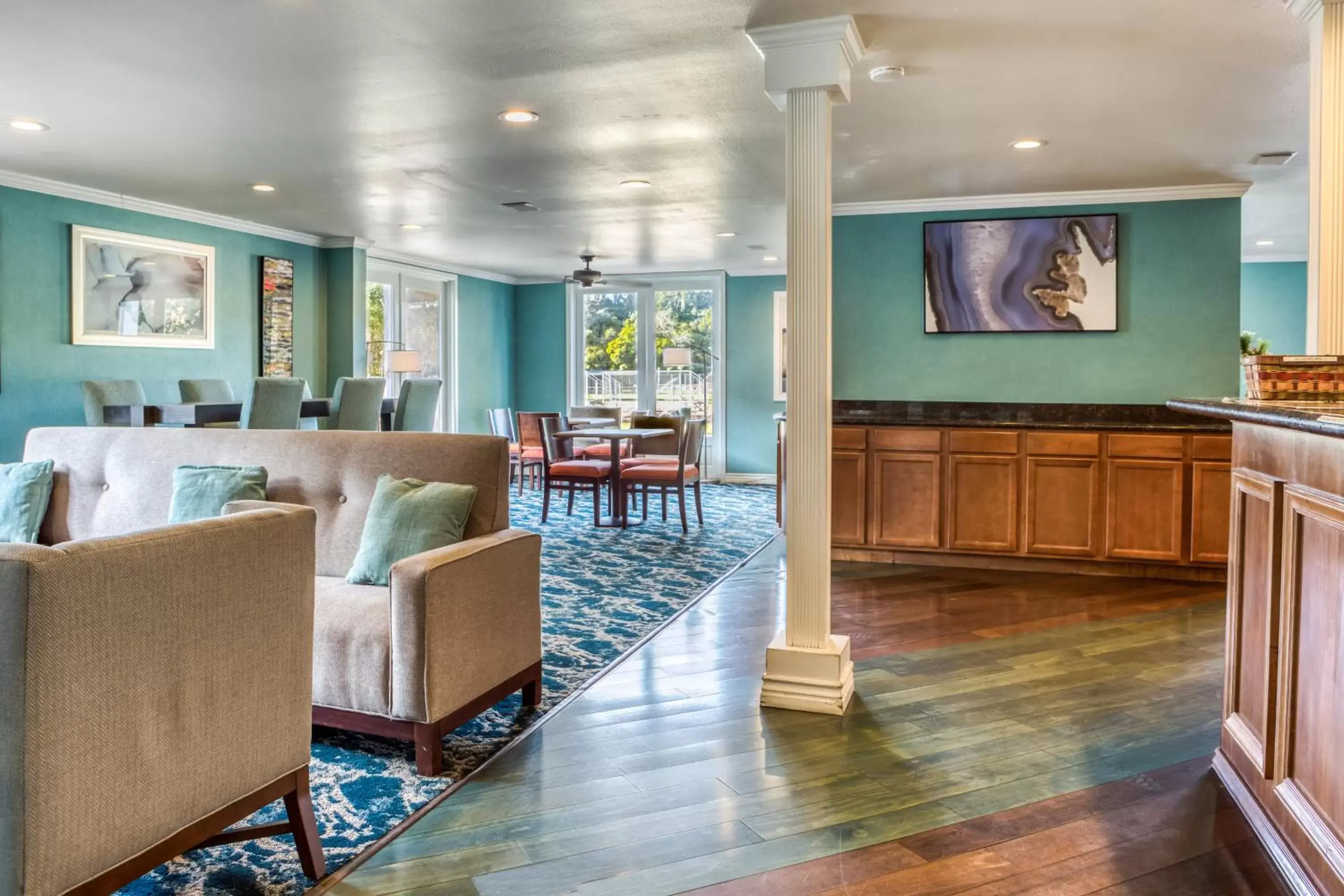 Lobby or reception, Restaurant/Places to Eat in Avania Inn of Santa Barbara