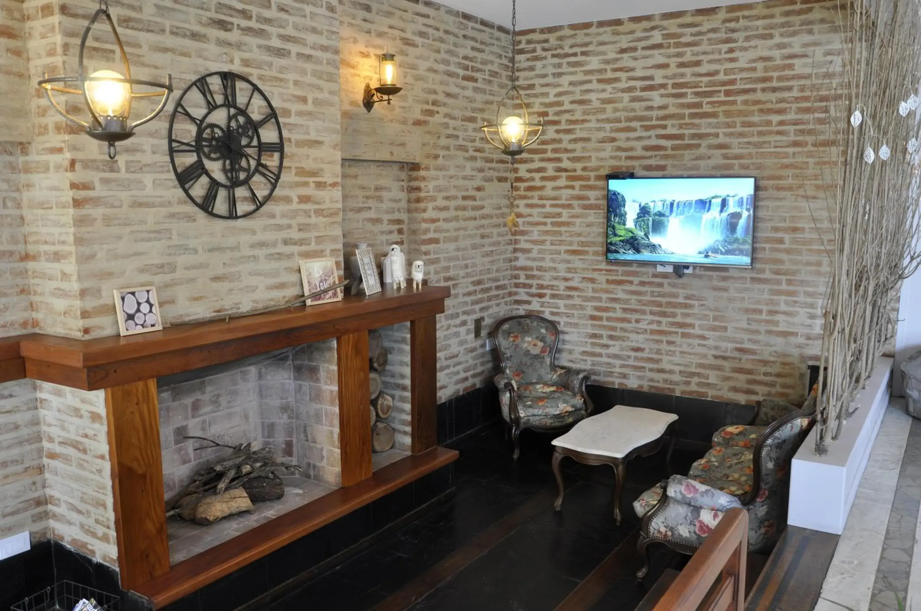 Living room, Lobby/Reception in Posada de las Aguilas Hotel Boutique