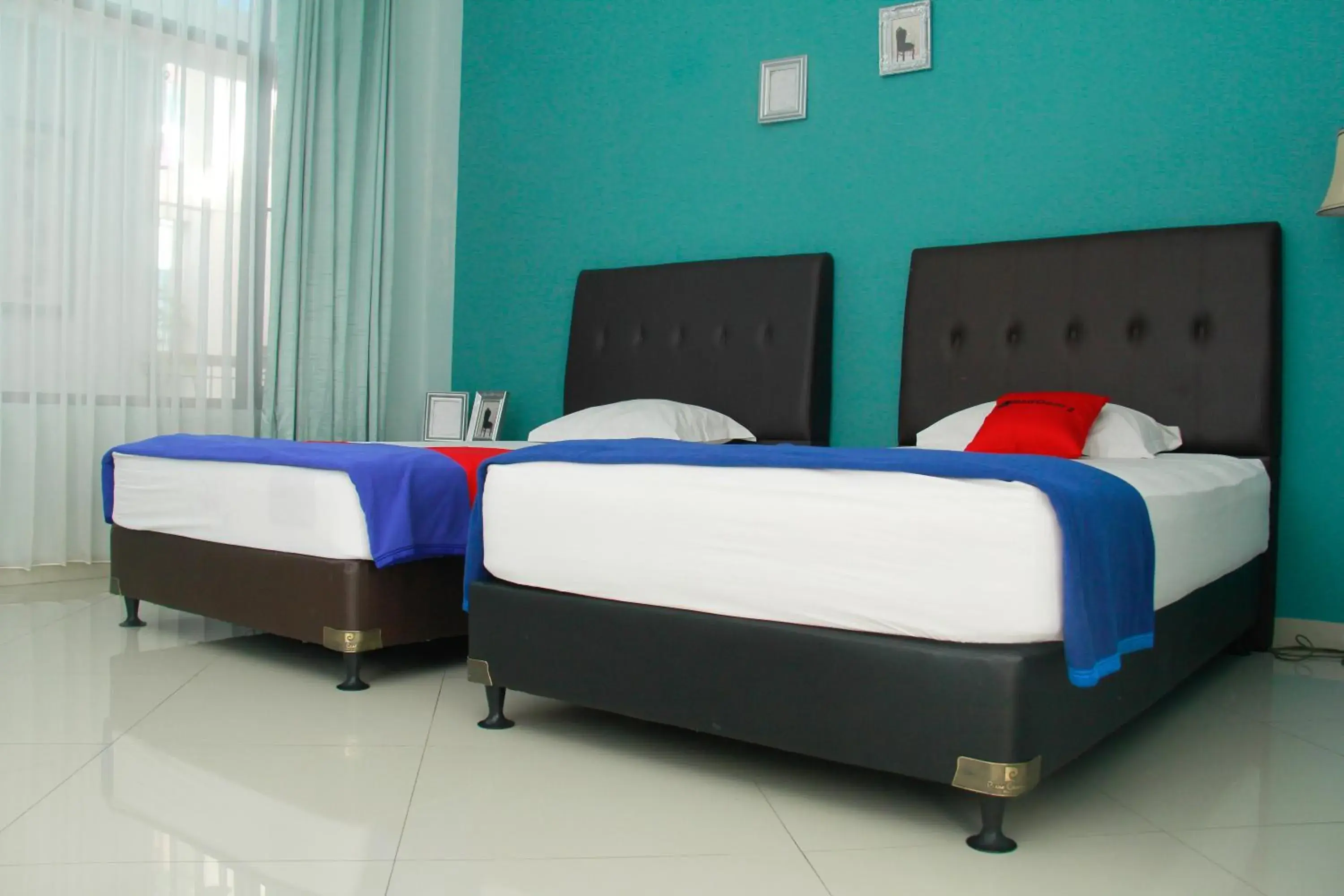 Bed in RedDoorz @ Sersan Bajuri