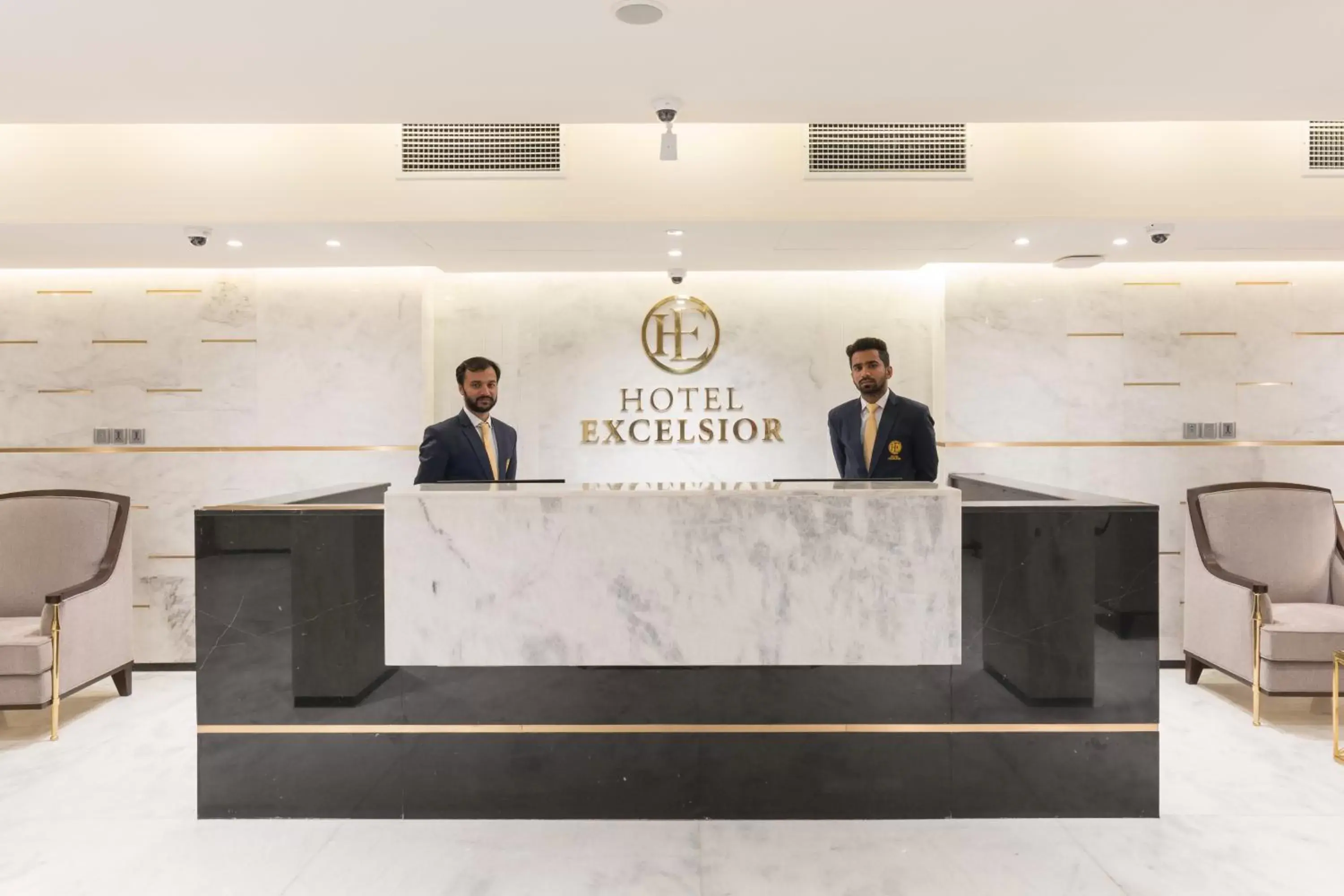 Staff, Lobby/Reception in Hotel Excelsior Karachi