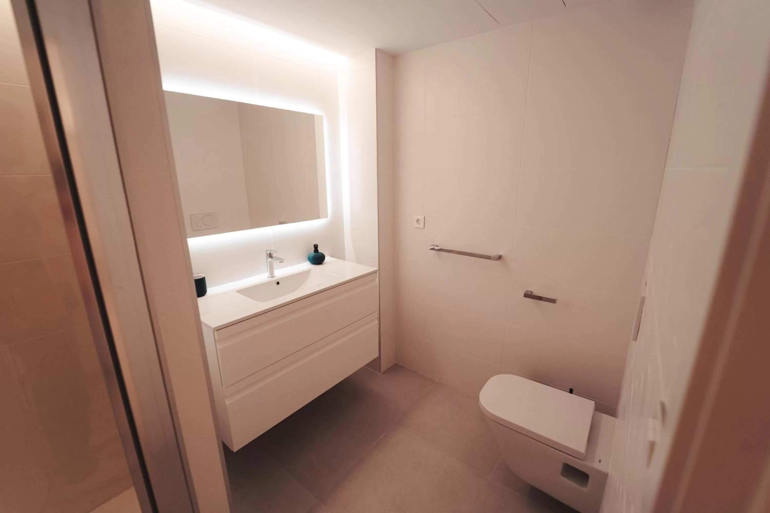 Bathroom in Palm Suites