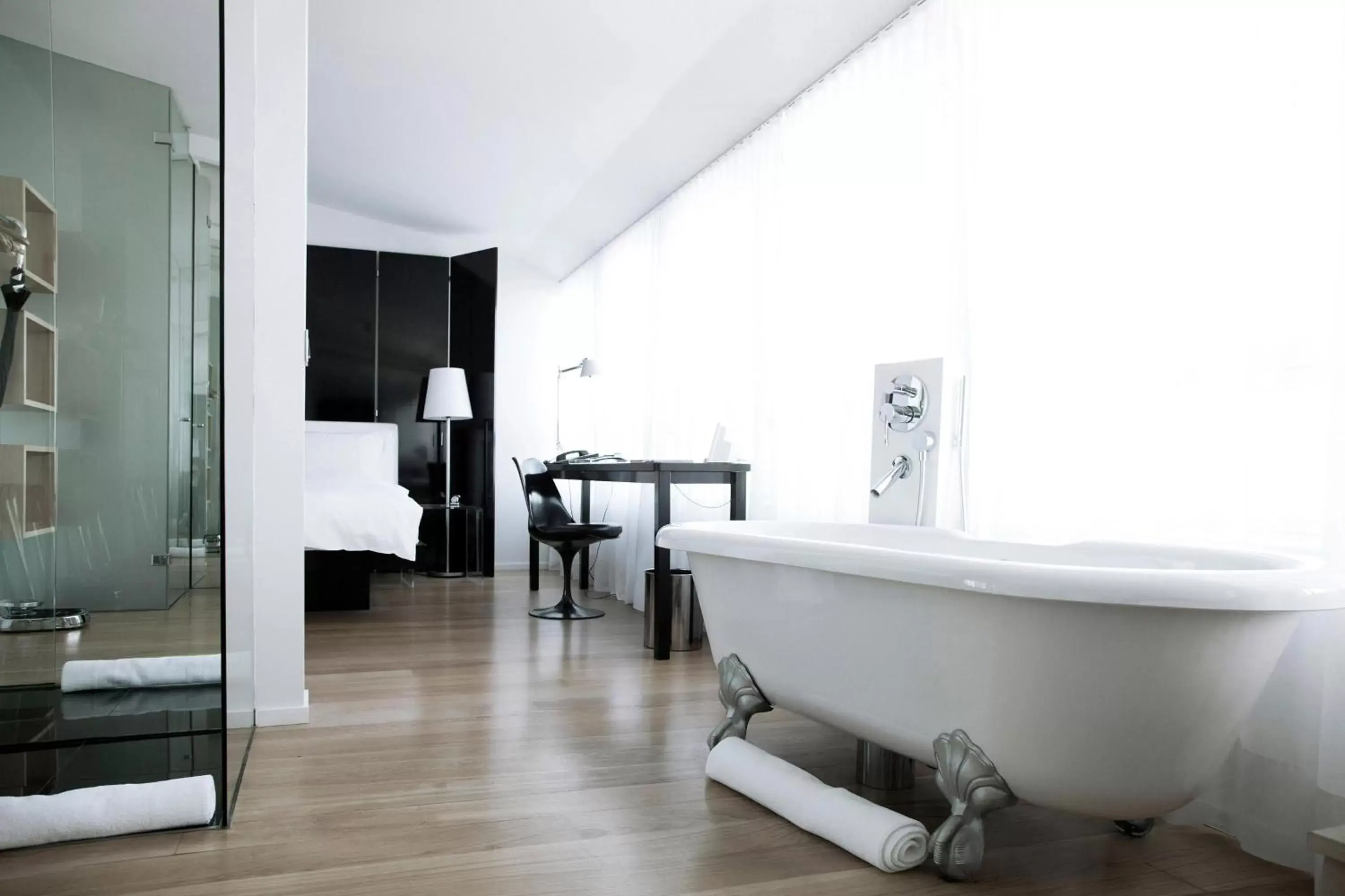 Bedroom, Bathroom in 101 Hotel, a Member of Design Hotels