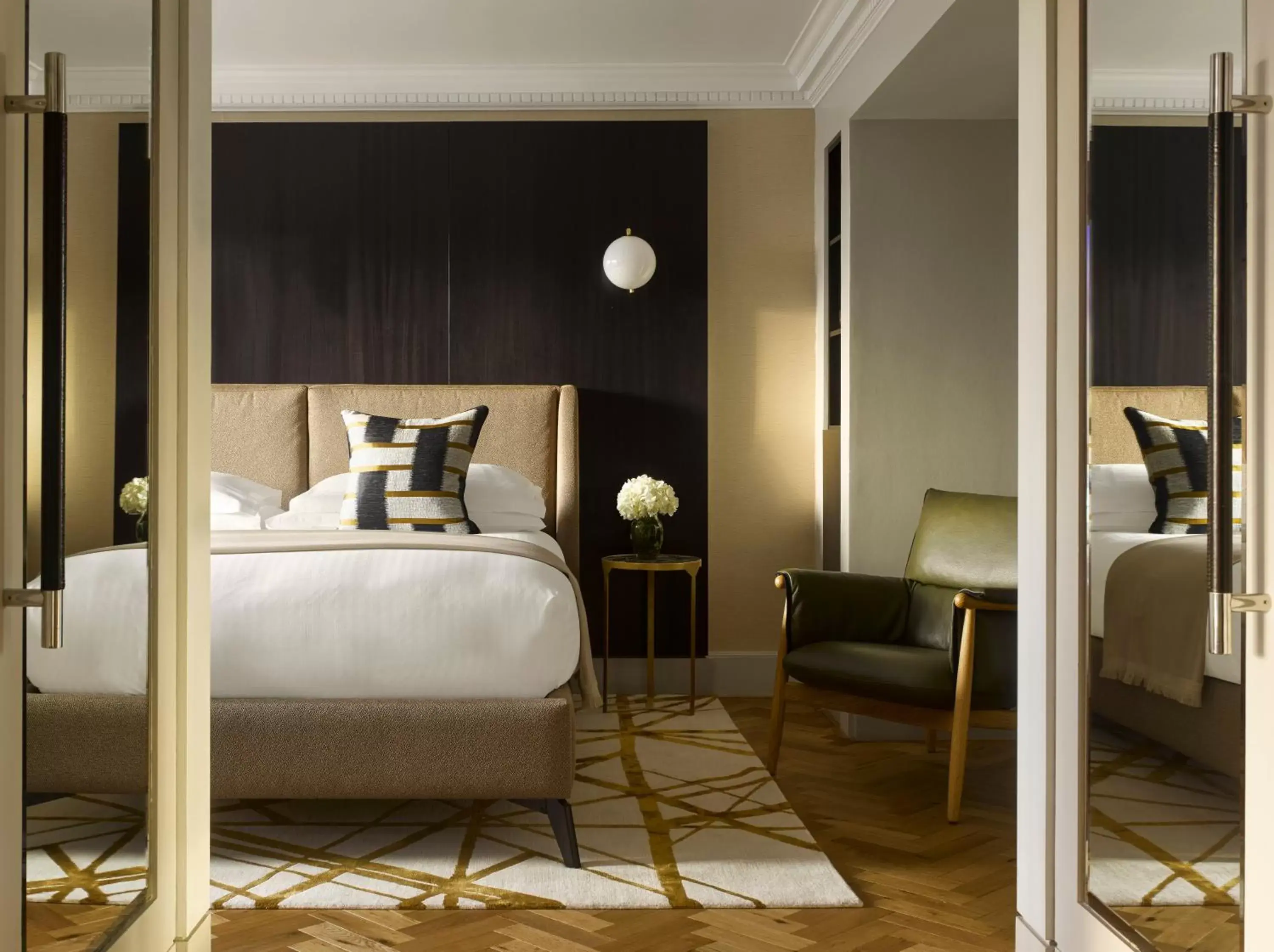 Photo of the whole room, Bed in InterContinental London Park Lane, an IHG Hotel