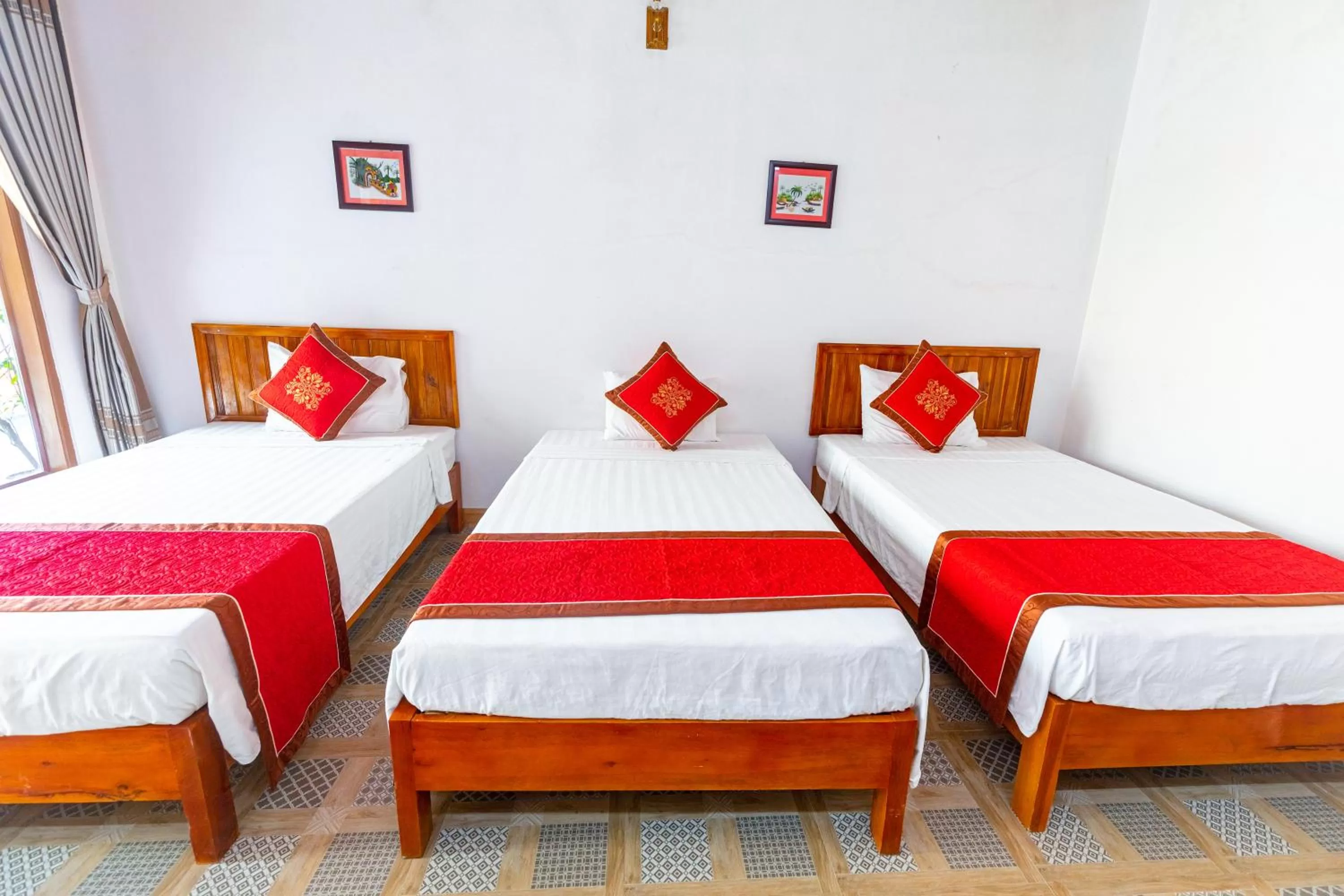 Bed in Tam Coc mountain bungalow