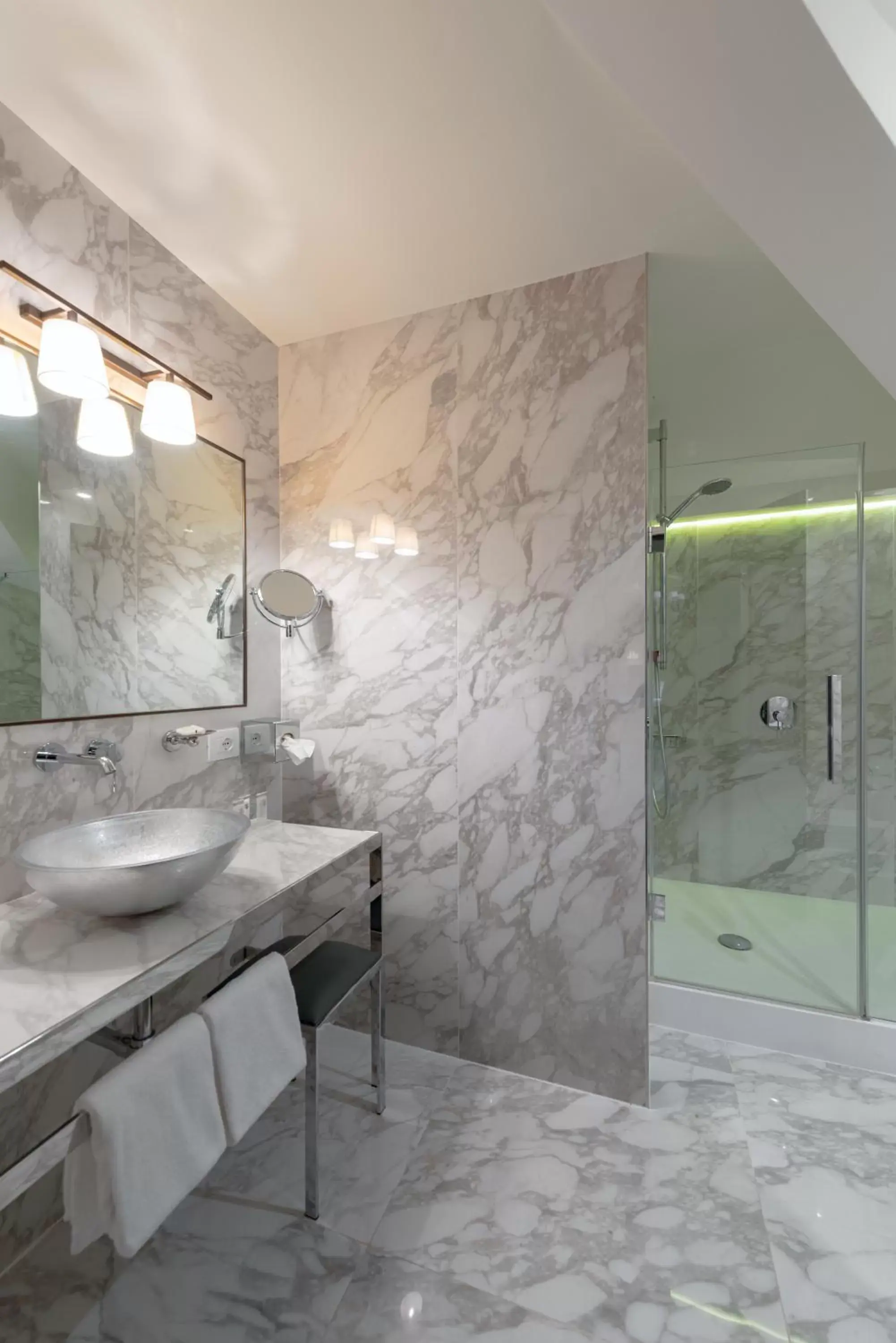 Shower, Bathroom in Palazzo Veneziano - Venice Collection