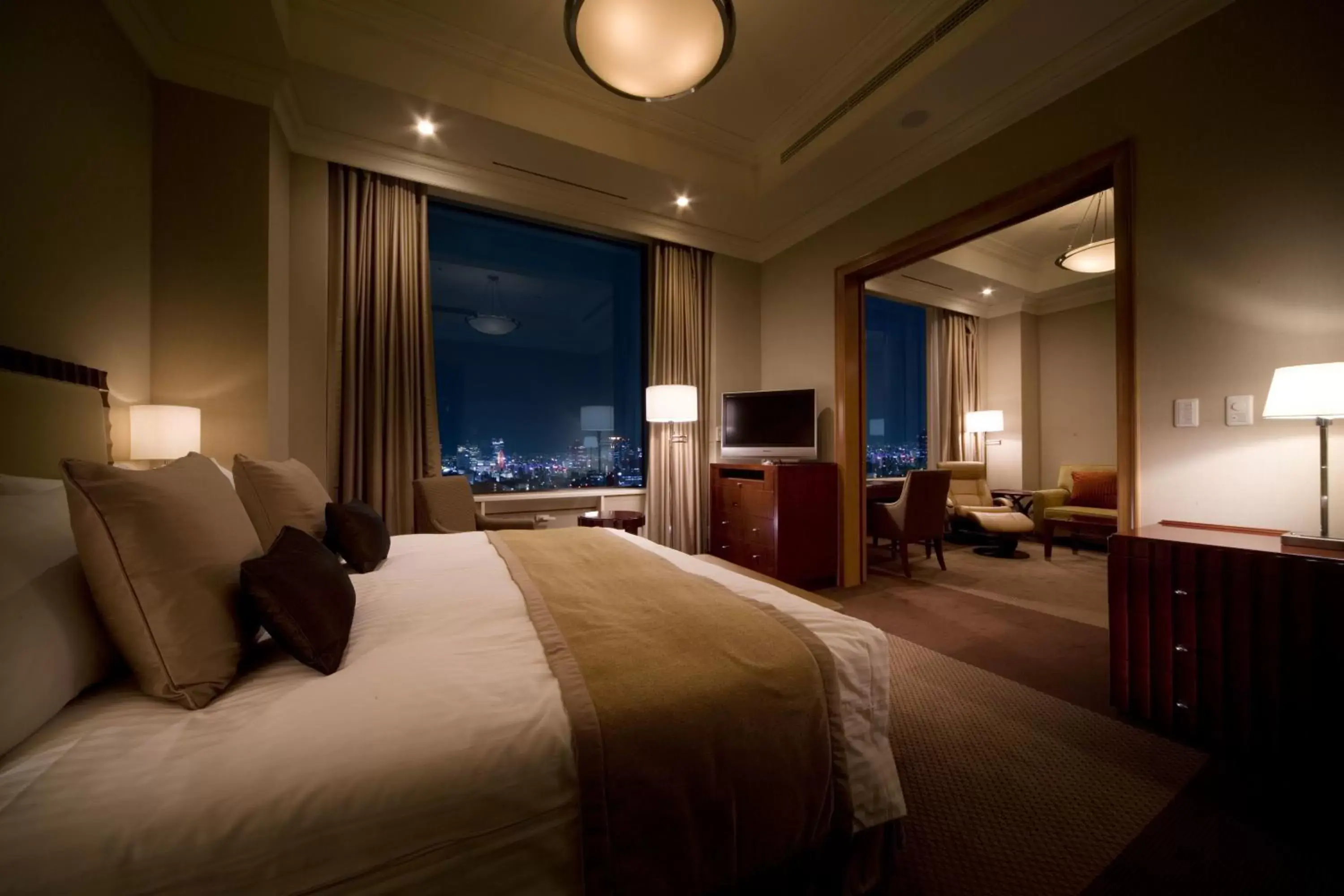 Photo of the whole room, Bed in Imperial Hotel Osaka Photo of the whole room, Bed in Imperial Hotel Osaka