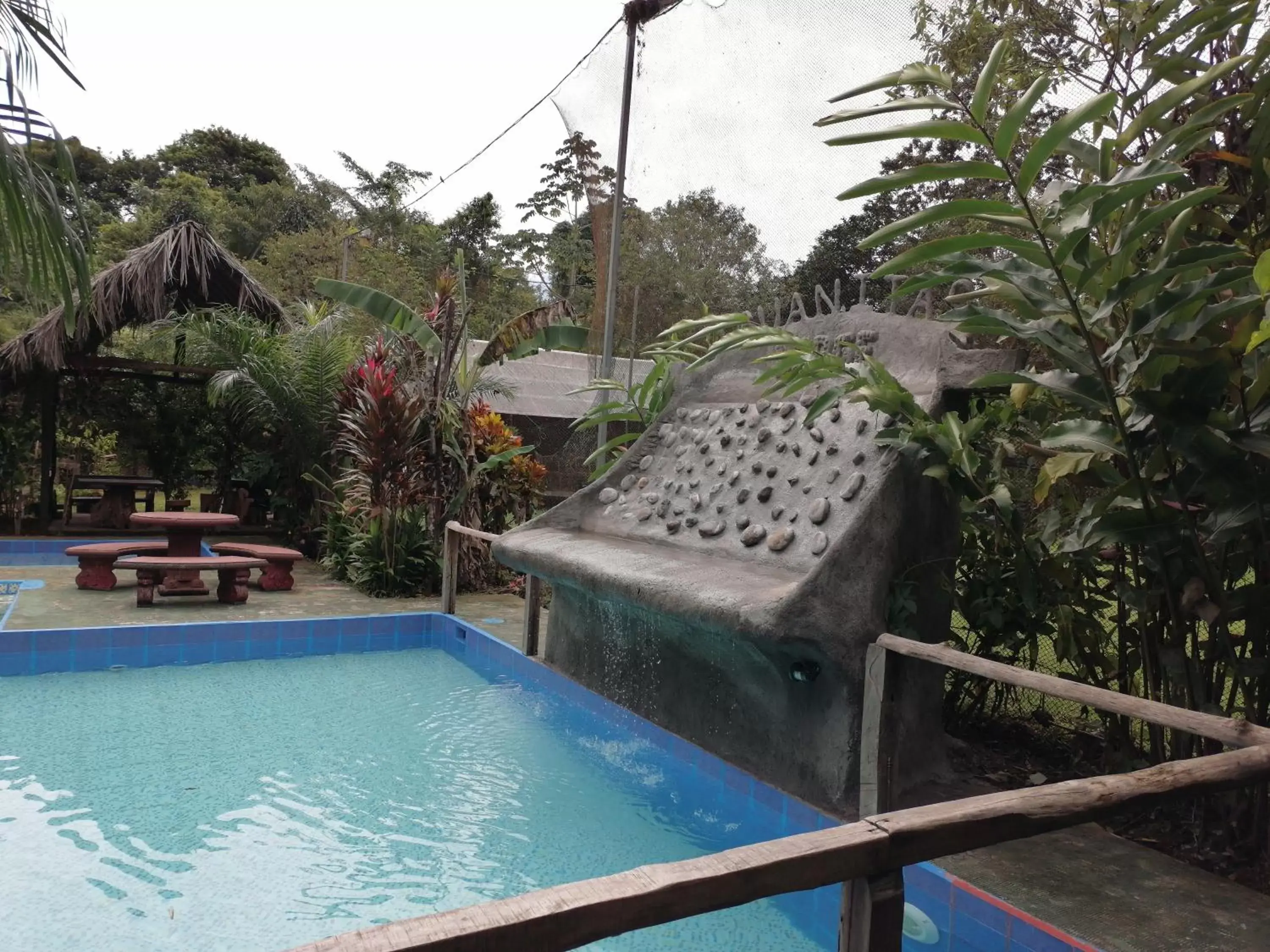 Swimming Pool in Iguanitas Lodge