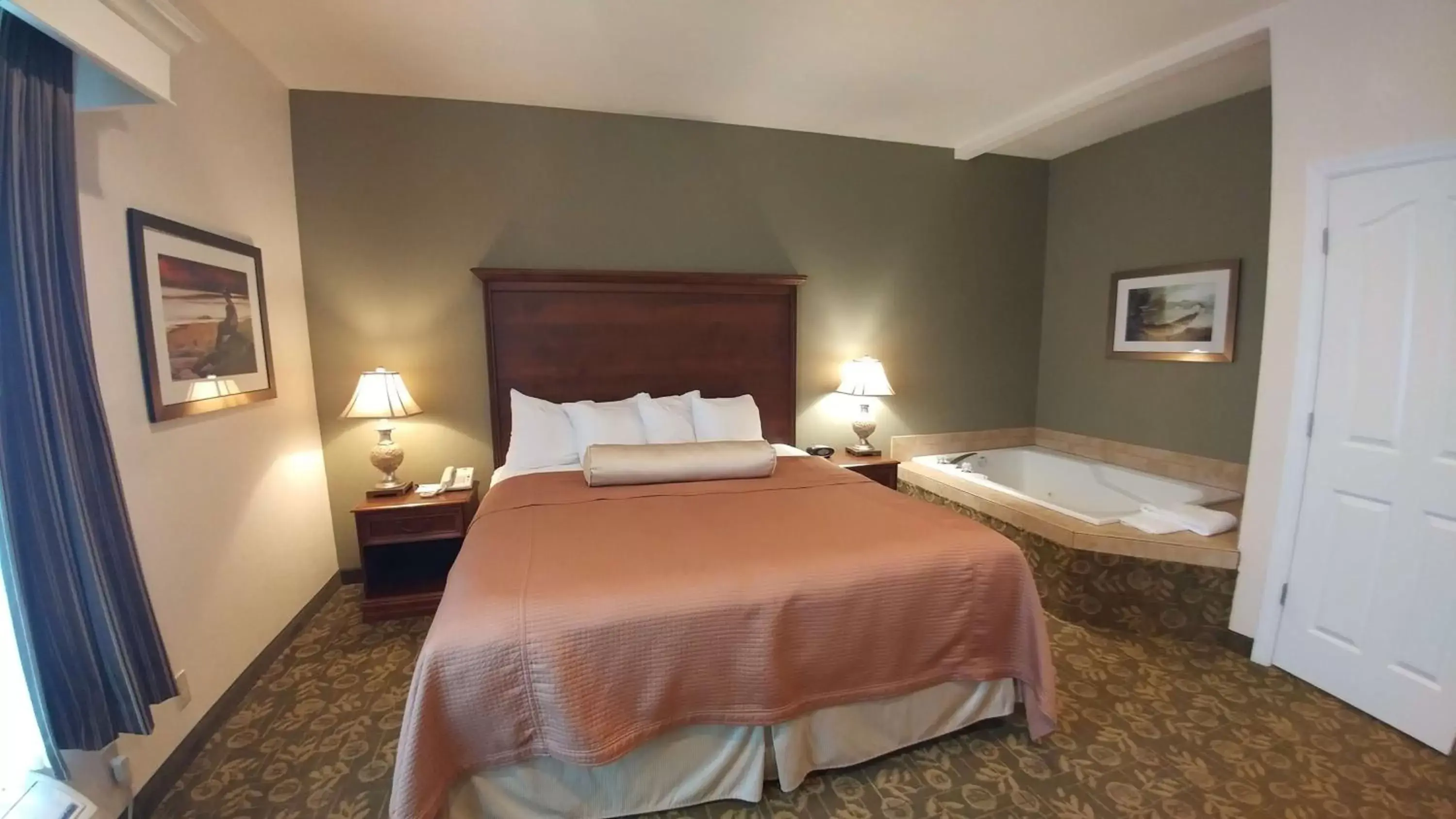 Photo of the whole room, Bed in Best Western Salbasgeon Inn & Suites