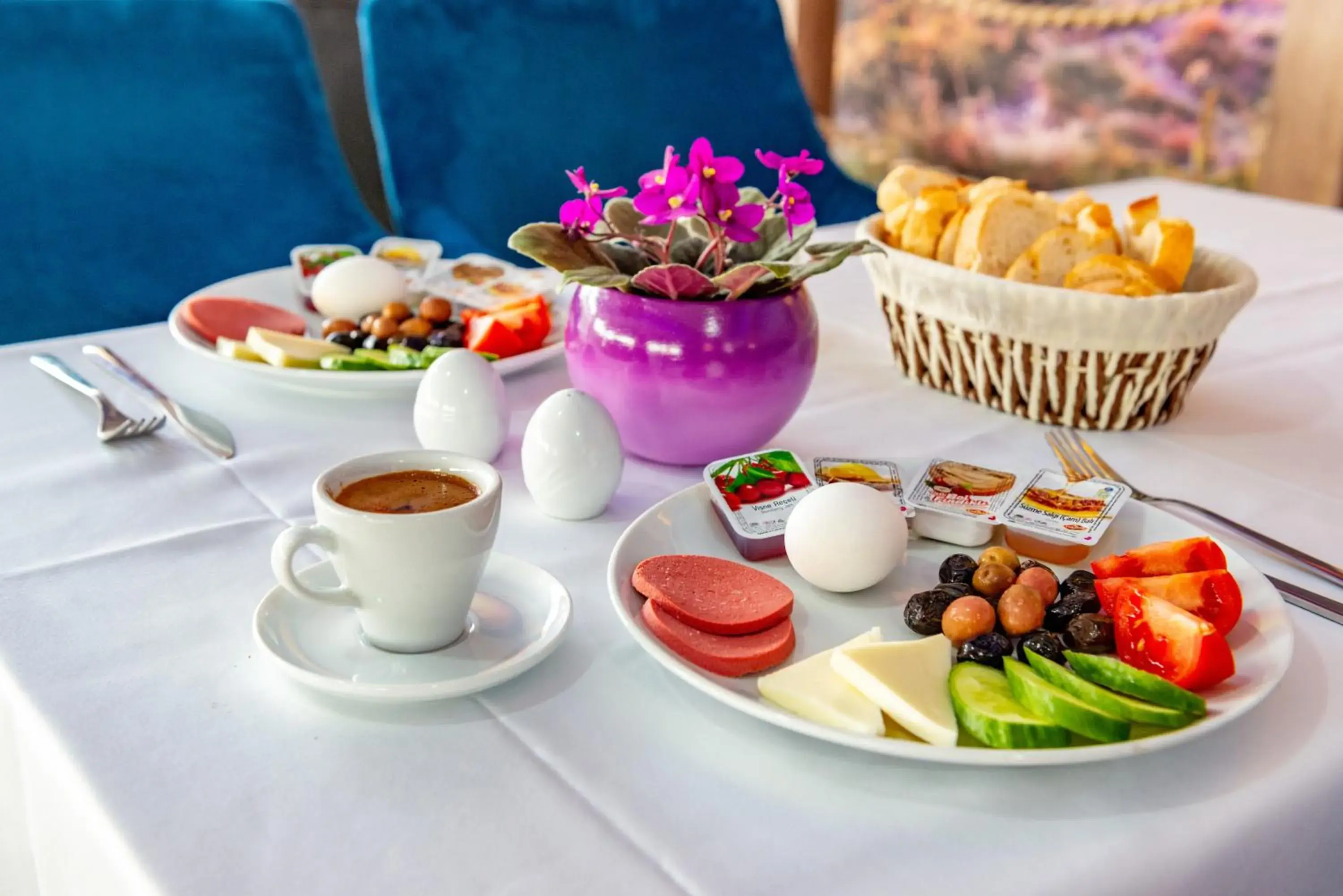 Breakfast in Linda Expo Palace Breakfast in Linda Expo Palace