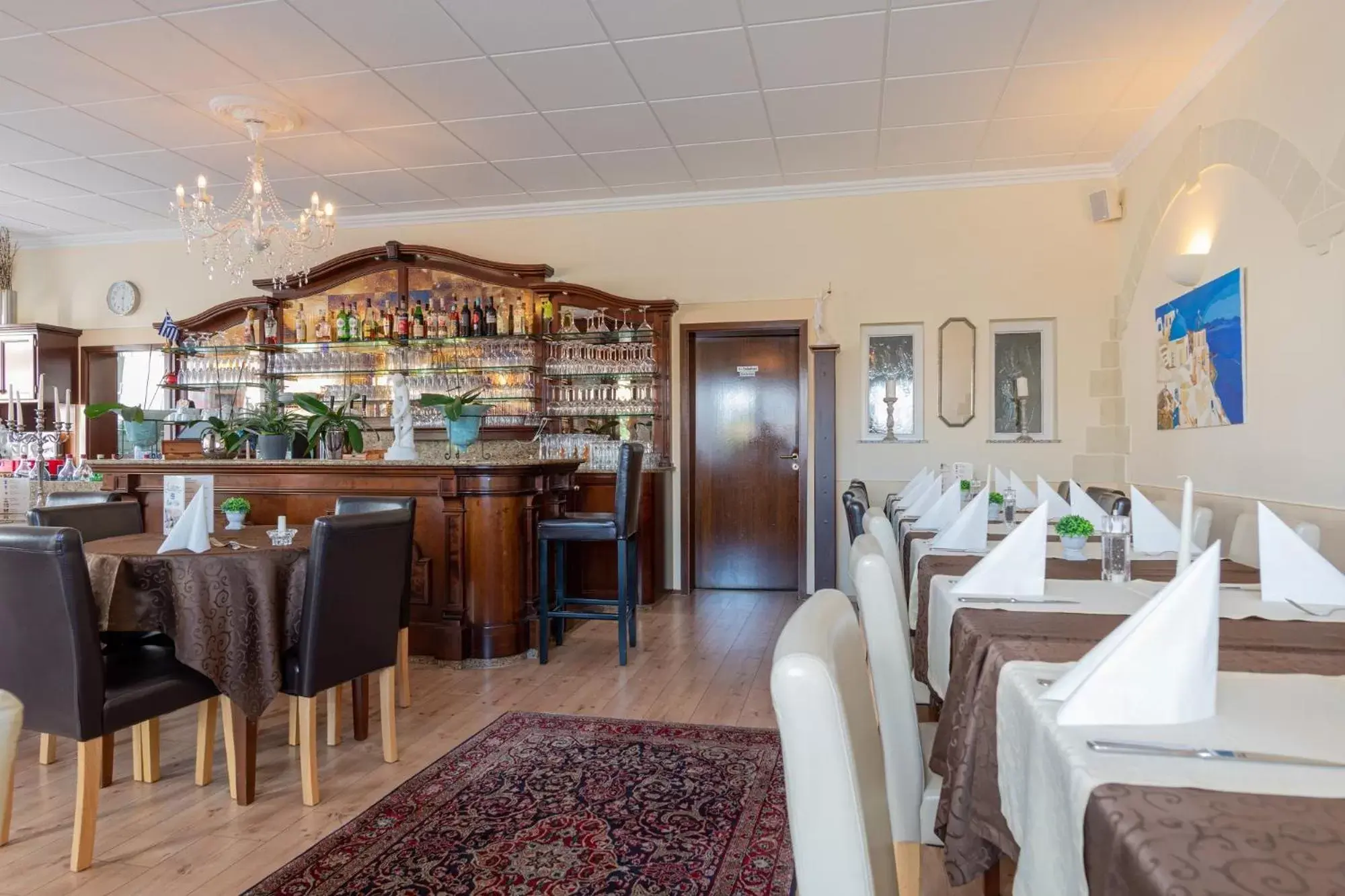 Restaurant/places to eat in Residenz Royal Restaurant/places to eat in Residenz Royal