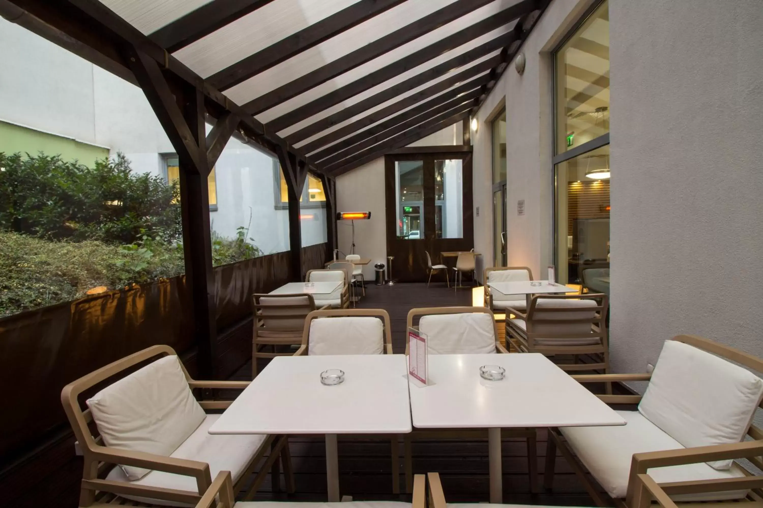 Balcony/Terrace, Restaurant/Places to Eat in Royal Park Boutique Hotel