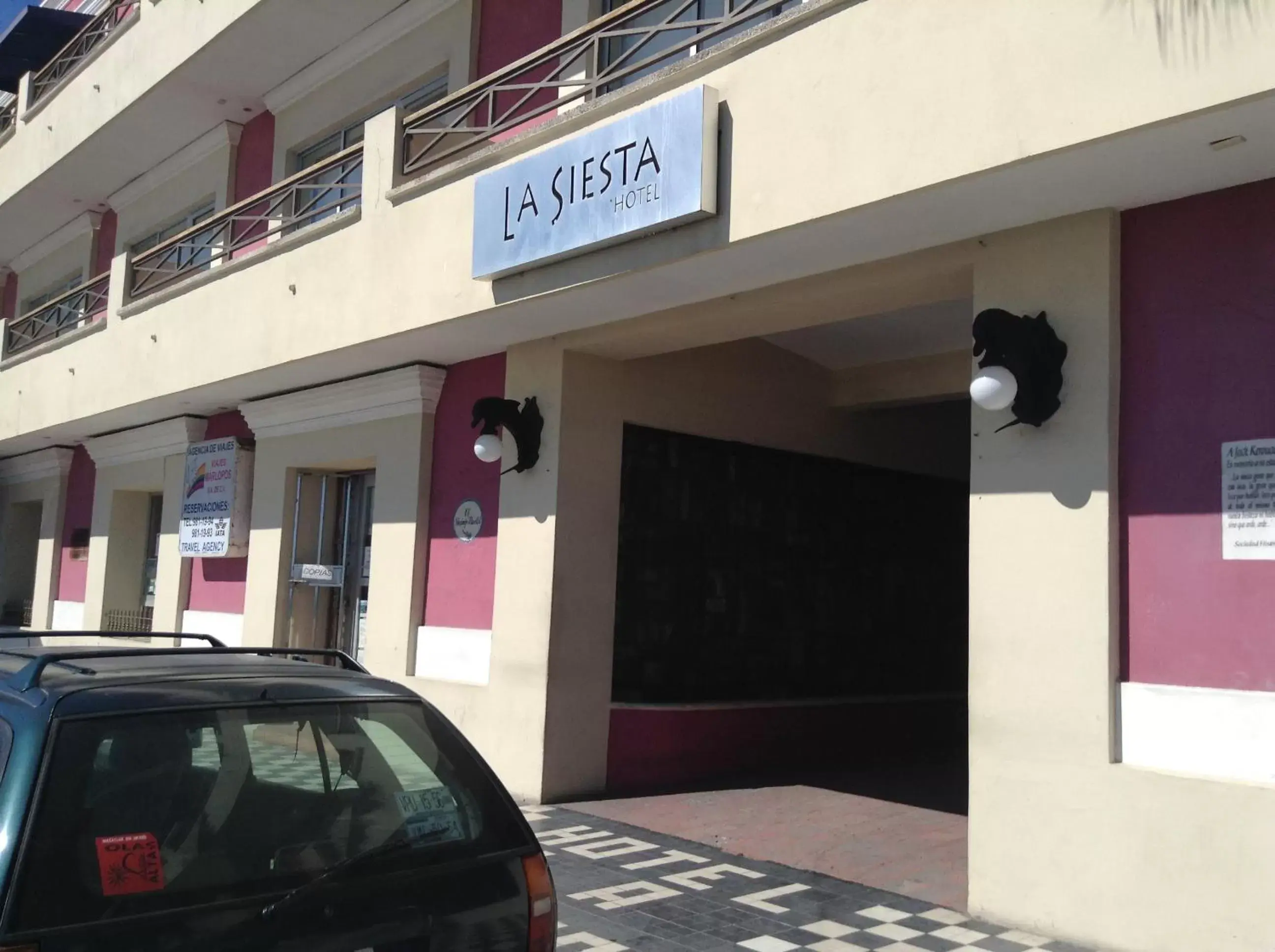 Facade/entrance in Hotel La Siesta