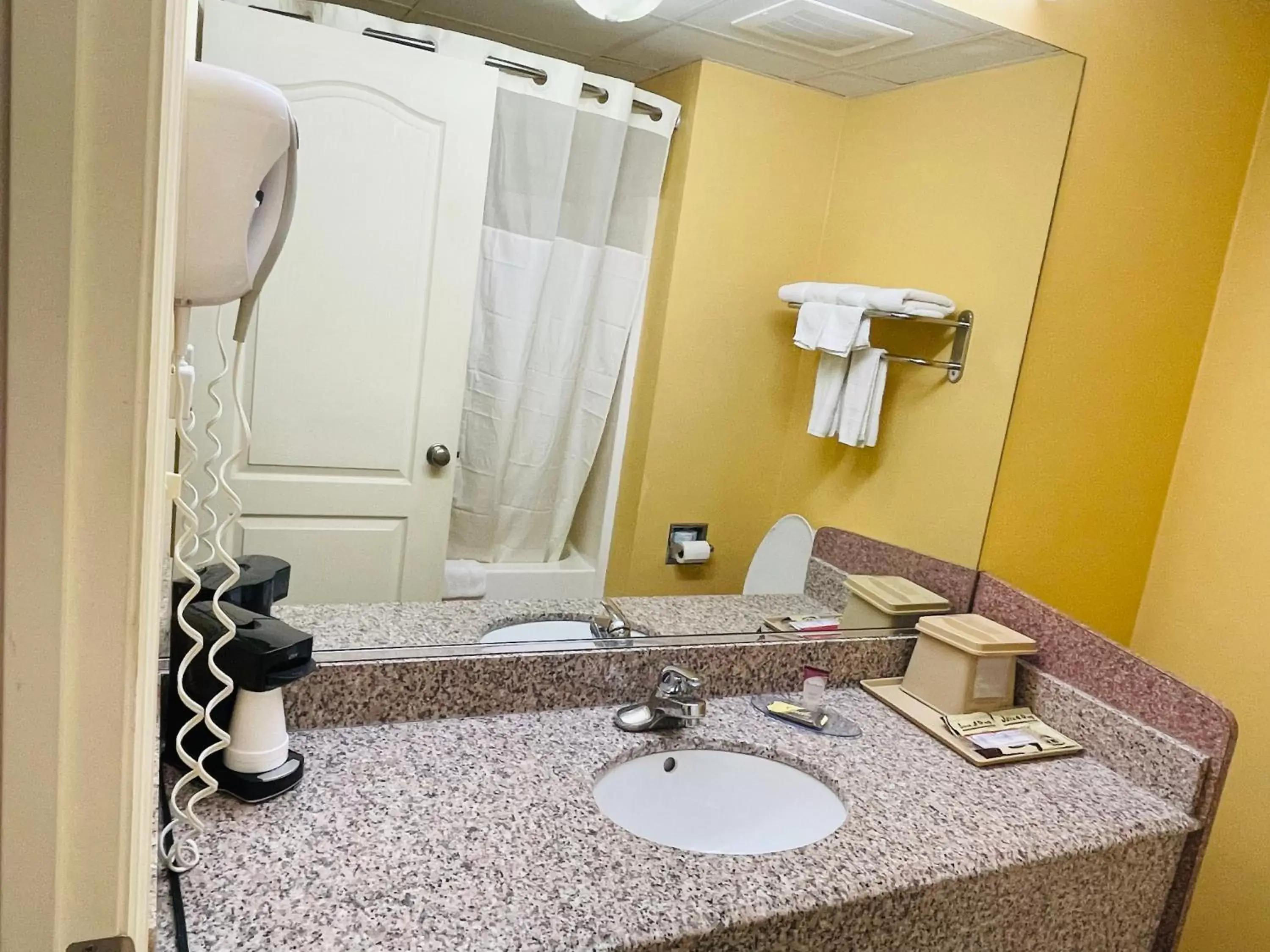 towels, Bathroom in Mountain inn & suites - Dunlap TN