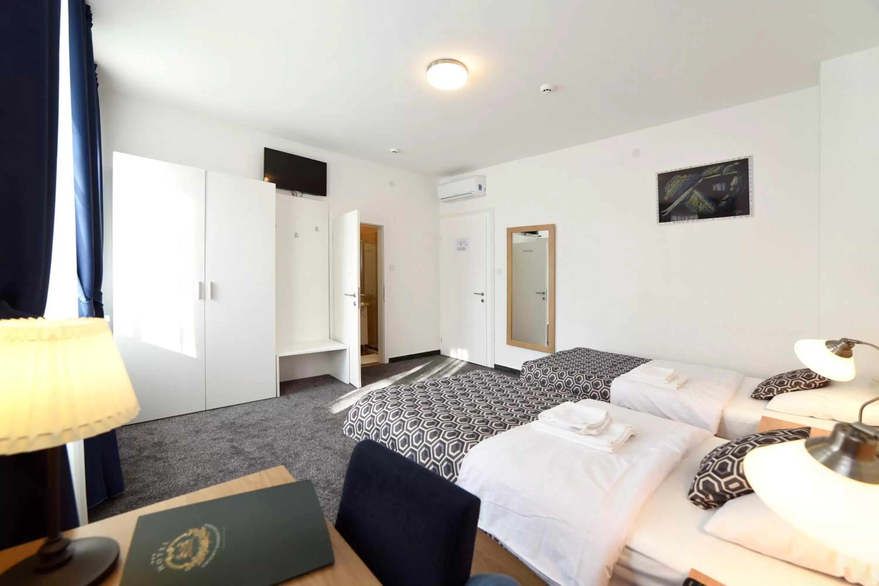 Bedroom, Bed in Hotel Orient Zagreb