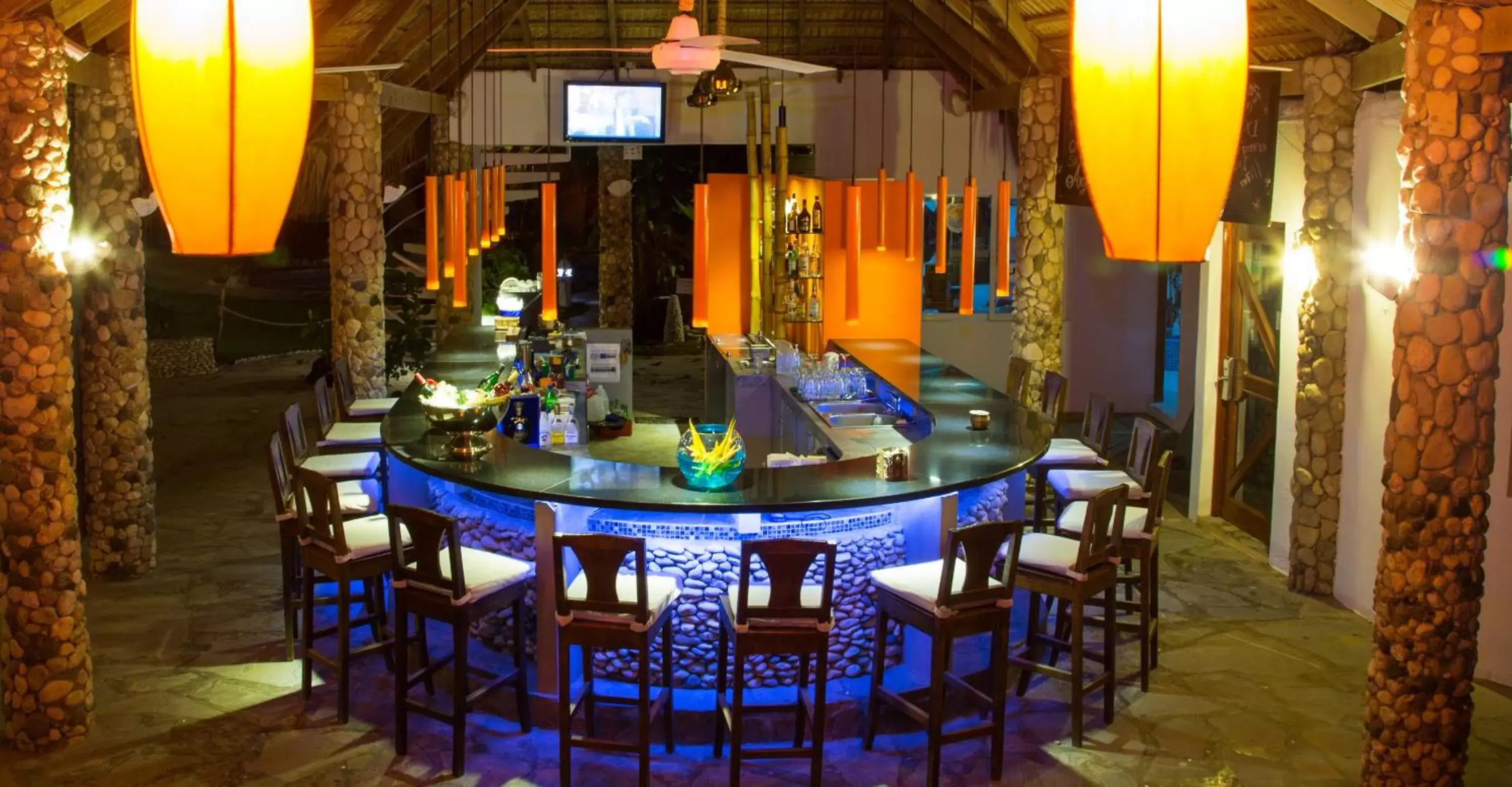 Lounge or bar, Restaurant/Places to Eat in Hotel Villa Taina