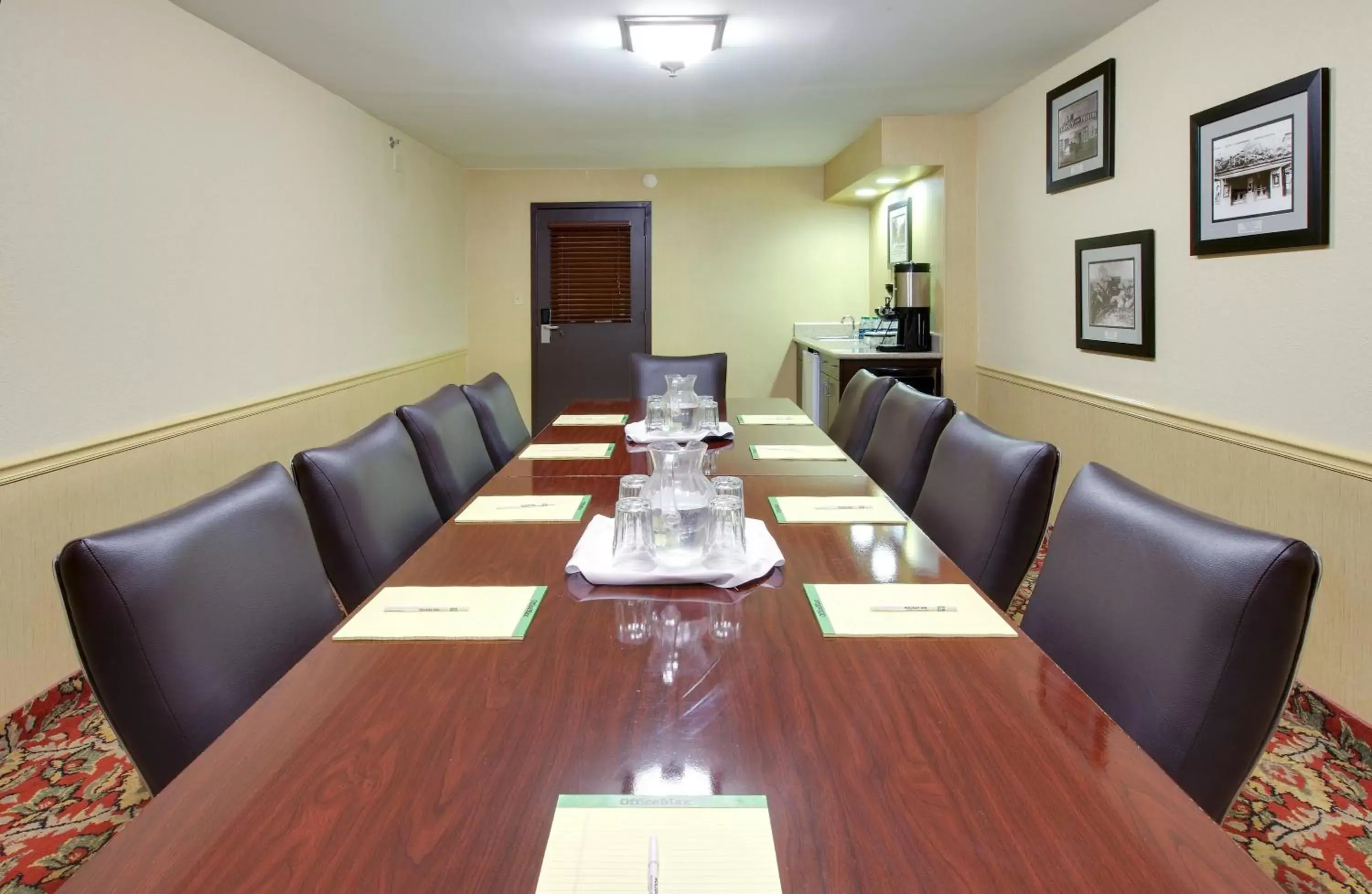Meeting/conference room in Holiday Inn Blytheville, an IHG Hotel