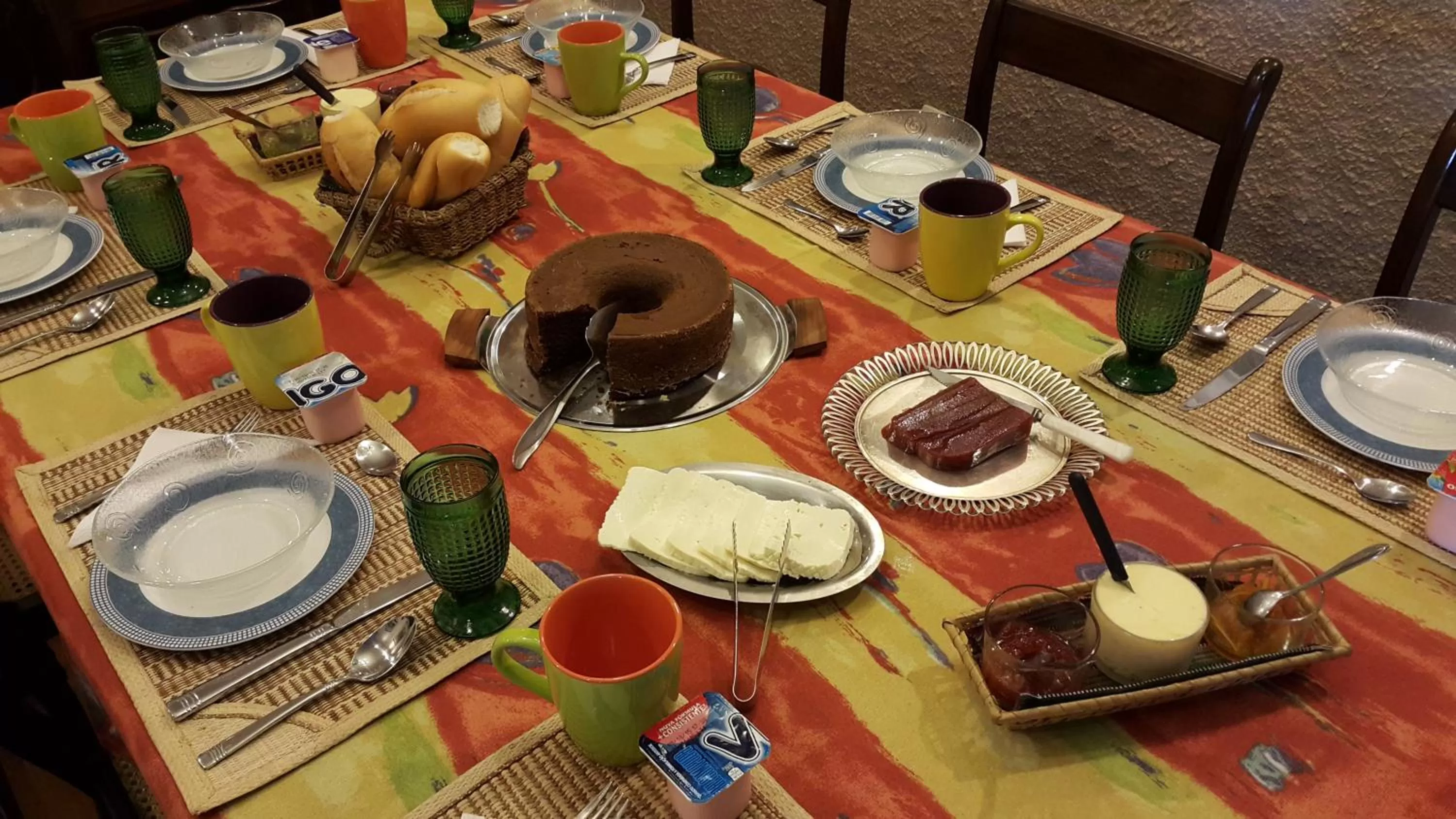 Buffet breakfast in O Veleiro Bed and Breakfast