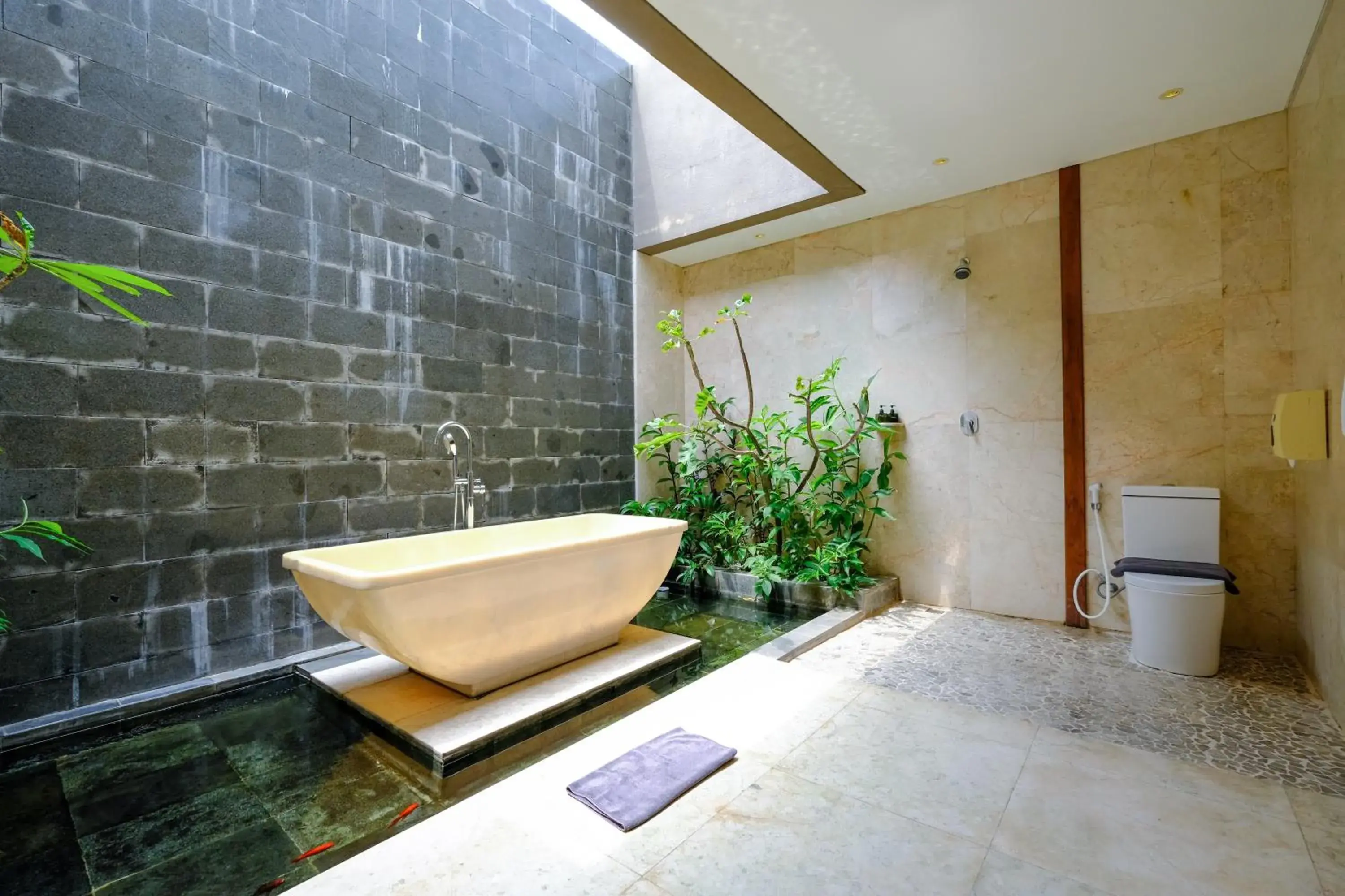 Bathroom in The Westlake Resort Yogya