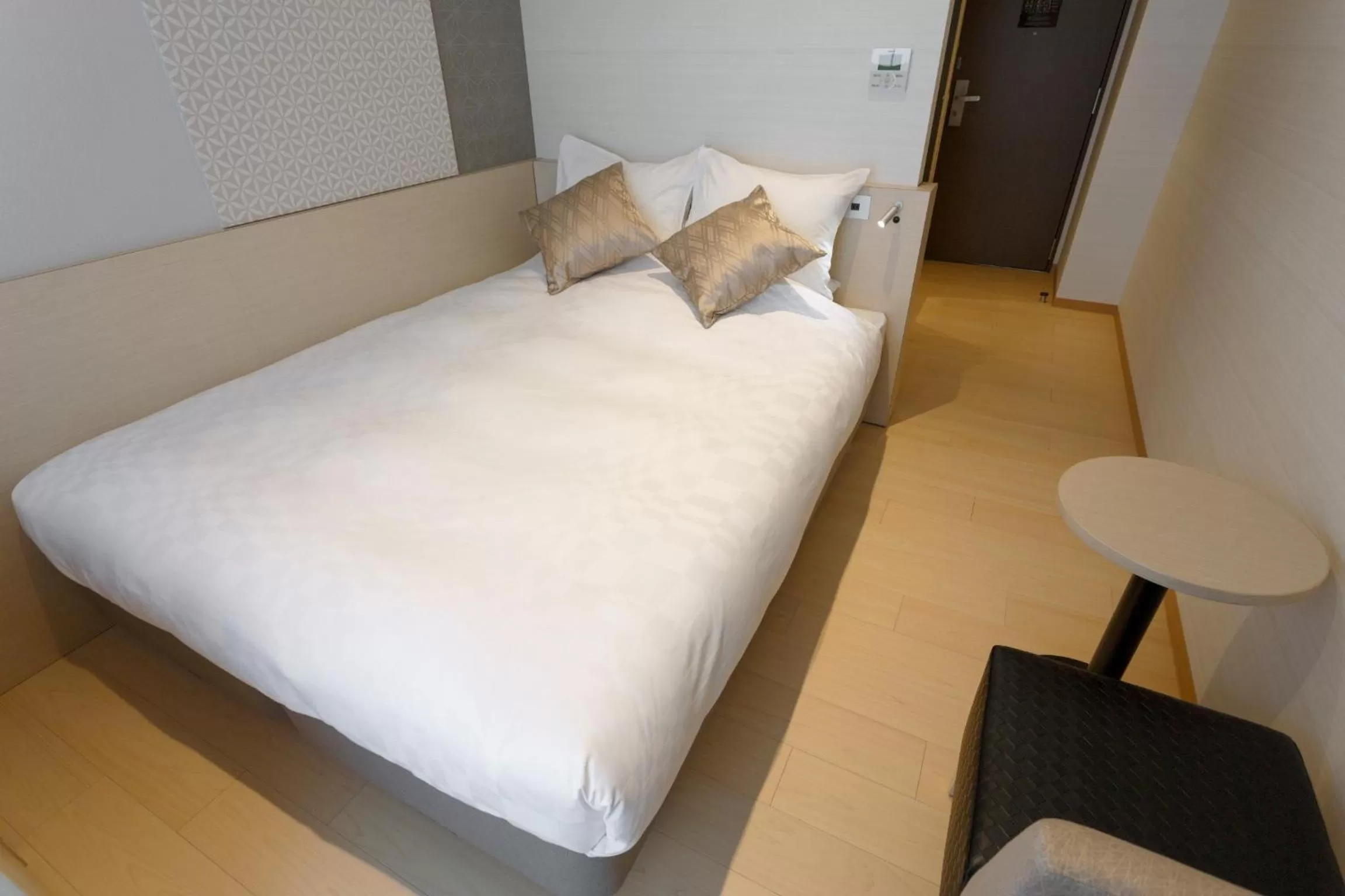 Photo of the whole room, Bed in Osaka View Hotel Honmachi