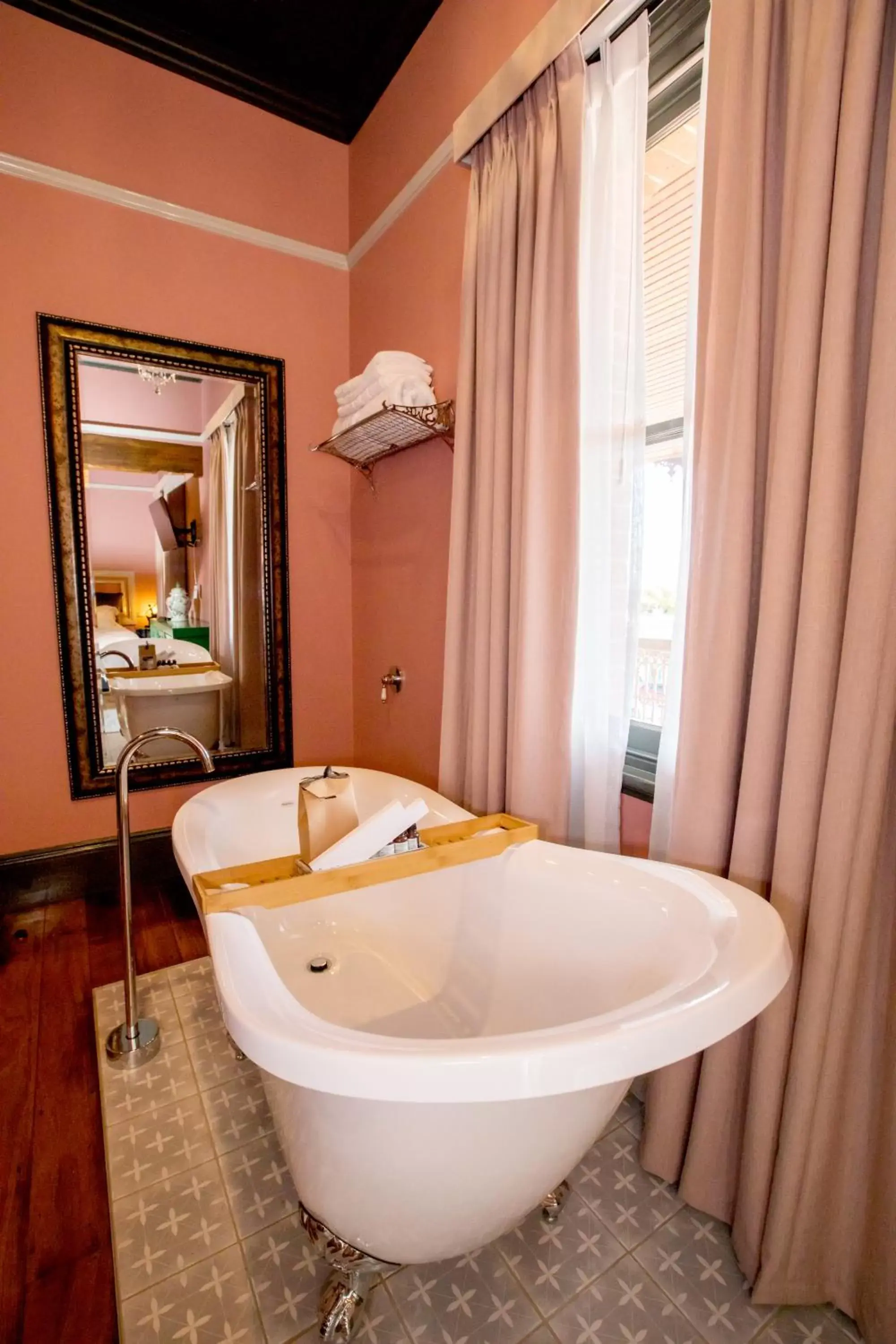 King Suite in Hotel Australasia King Suite in Hotel Australasia