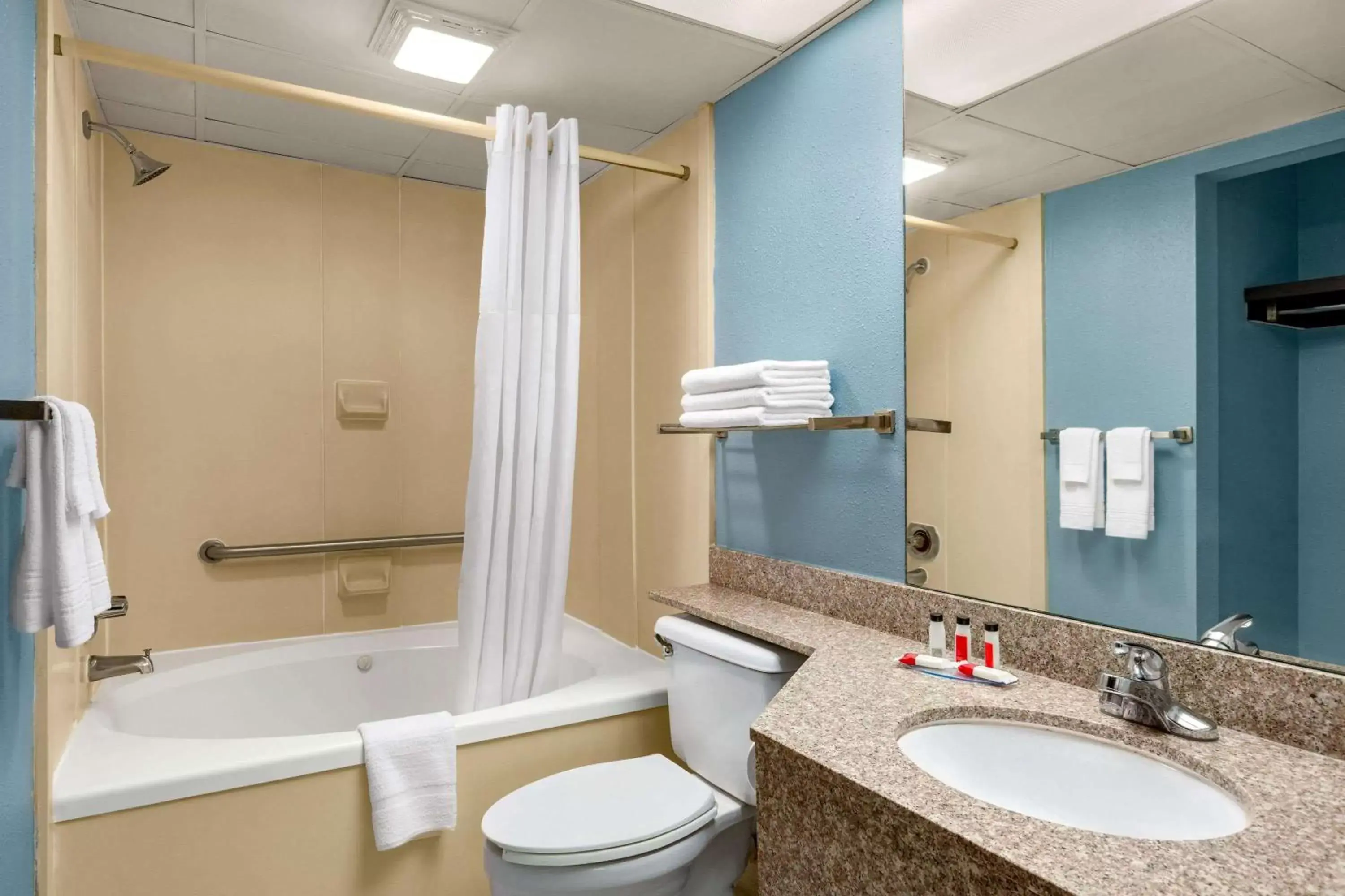 Photo of the whole room, Bathroom in Days Inn by Wyndham Weldon Roanoke Rapids