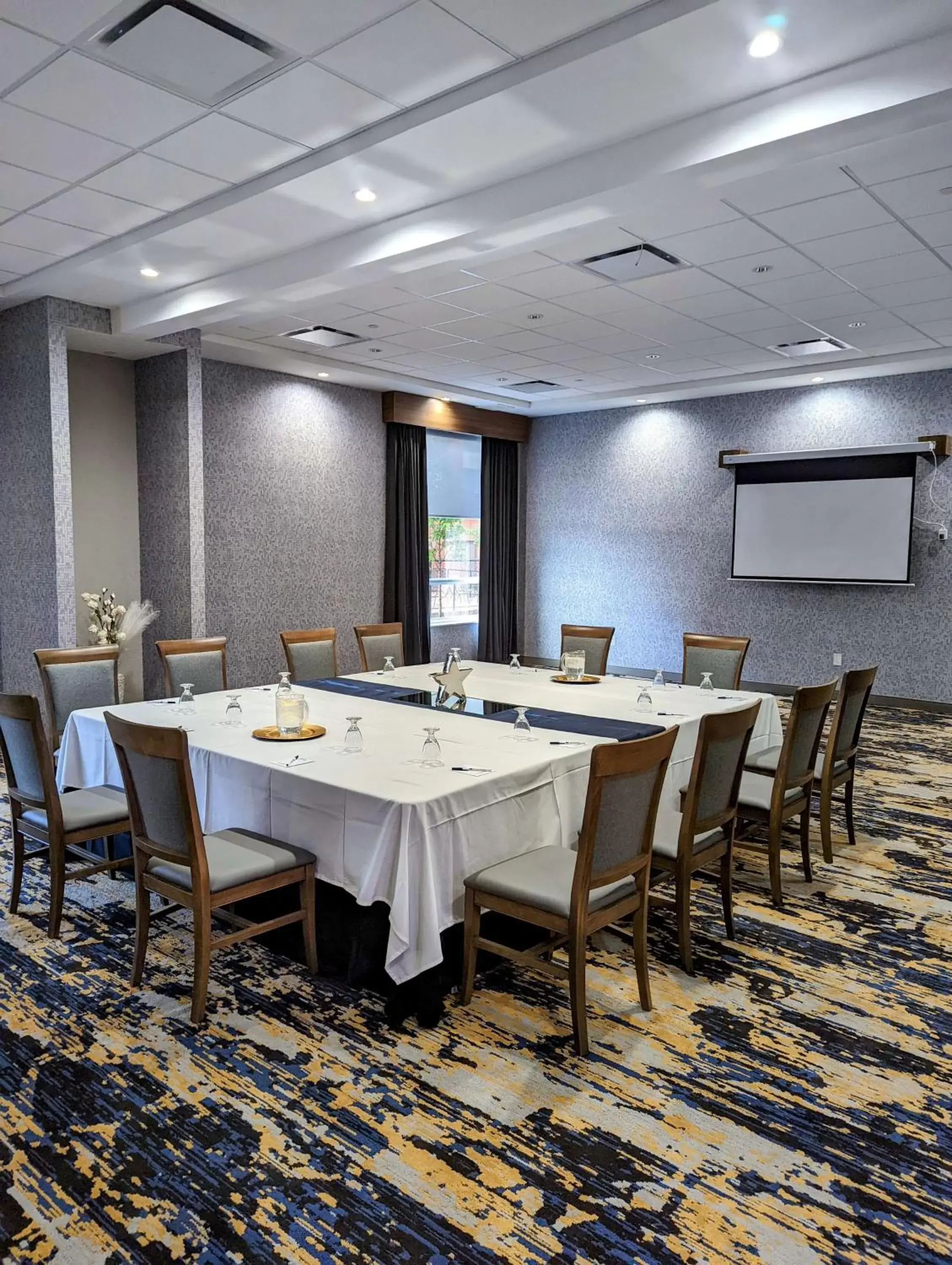 Meeting/conference room in Best Western Premier Route 97 Vernon