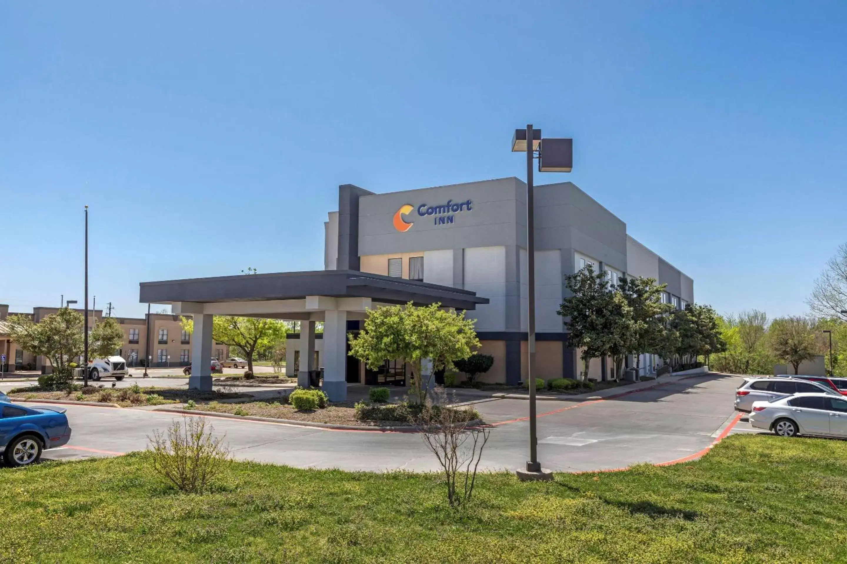 Property building in Comfort Inn Sherman Property building in Comfort Inn Sherman