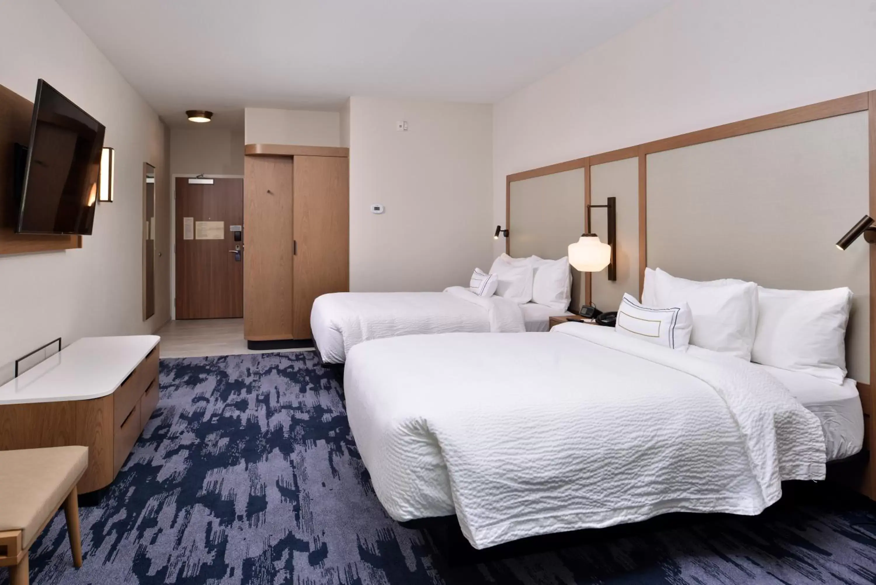 Bed in Hampton Inn & Suites Cranberry Township/Mars